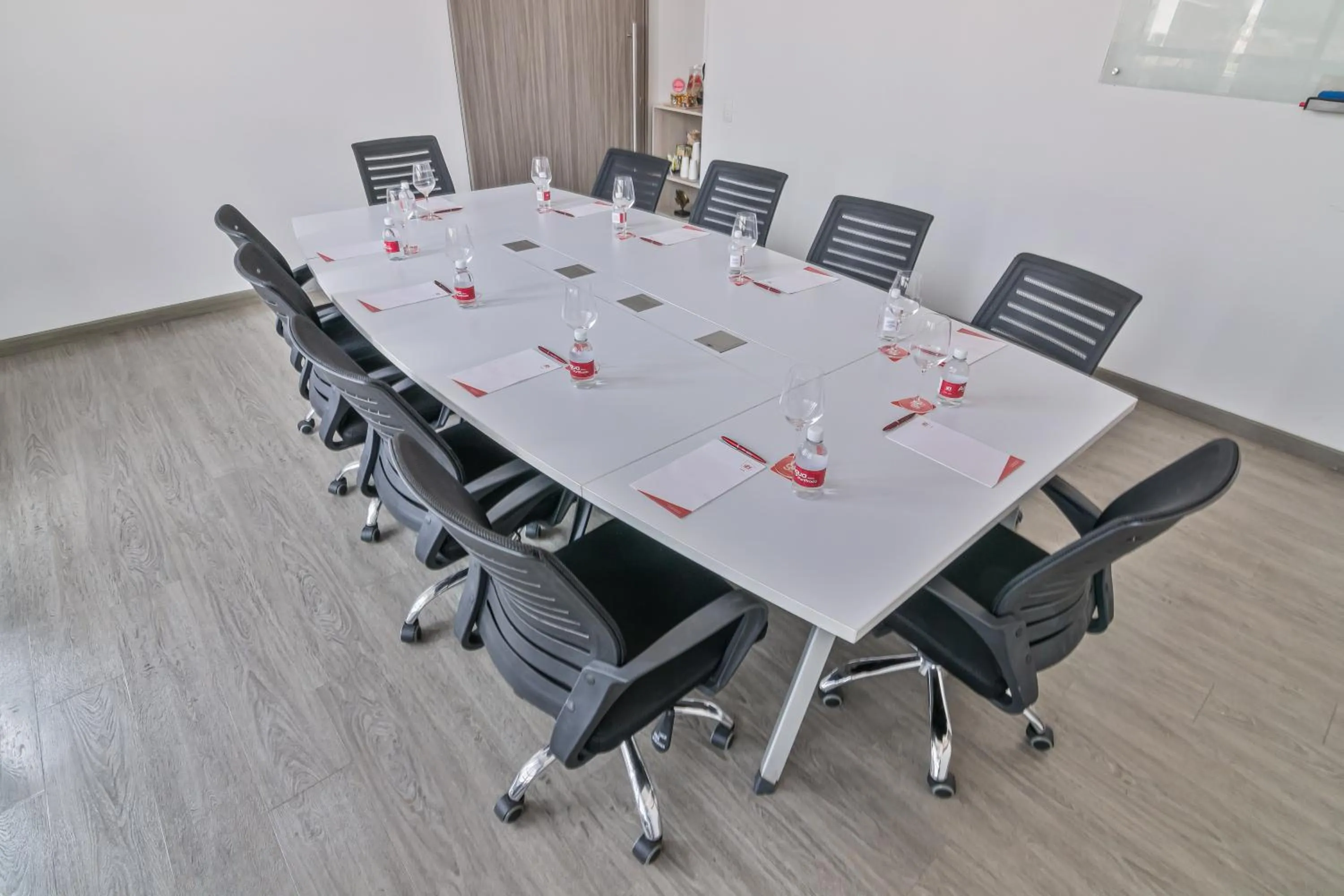 Meeting/conference room in GHL Style Yopal