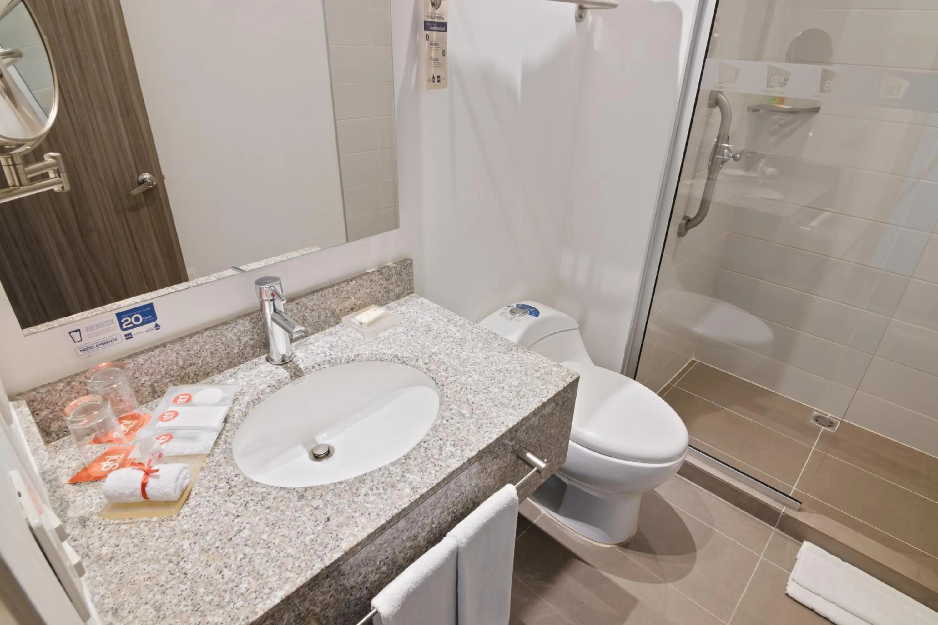 Bathroom in GHL Style Yopal