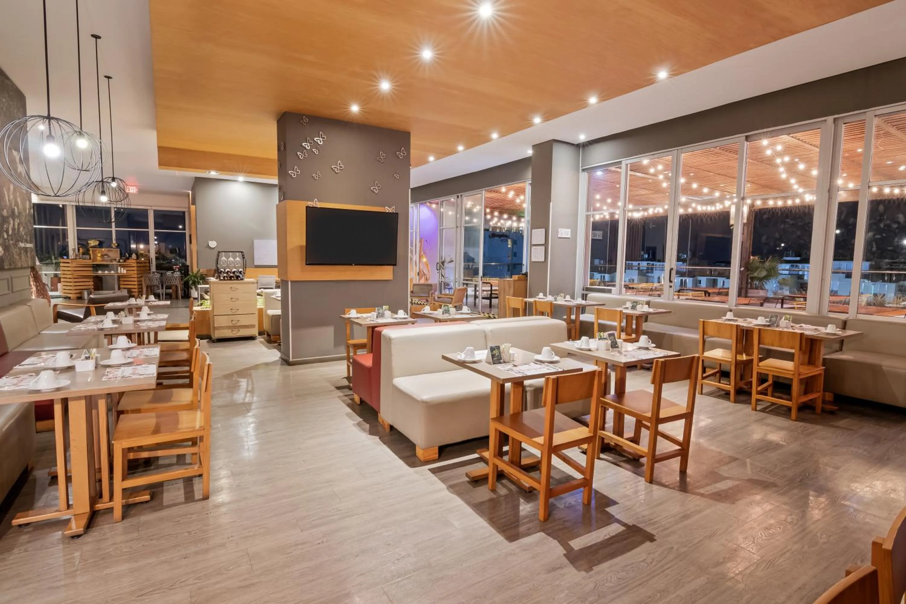 Restaurant/places to eat in GHL Style Yopal