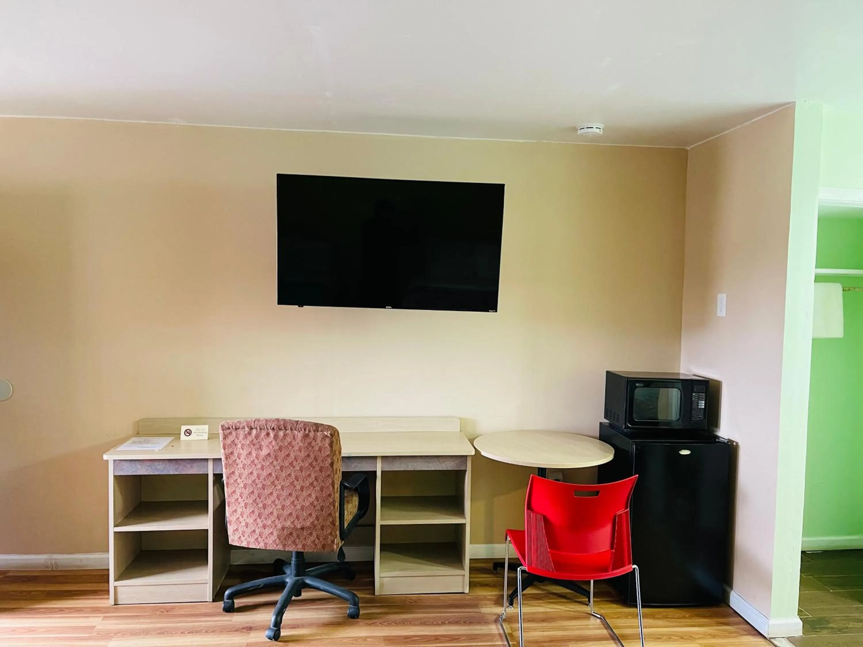TV and multimedia in Budget Inn Pulaski