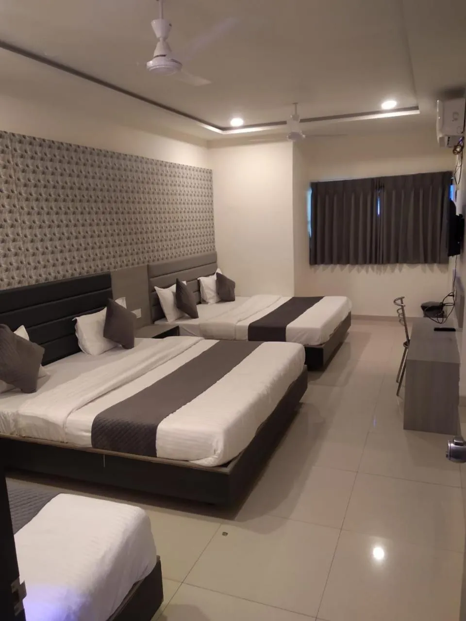 Property building, Bed in Hotel Selfie Inn