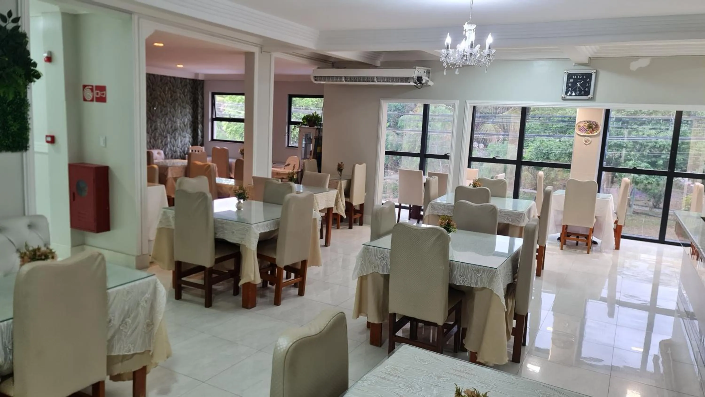 Buffet breakfast in Faixa Hotel