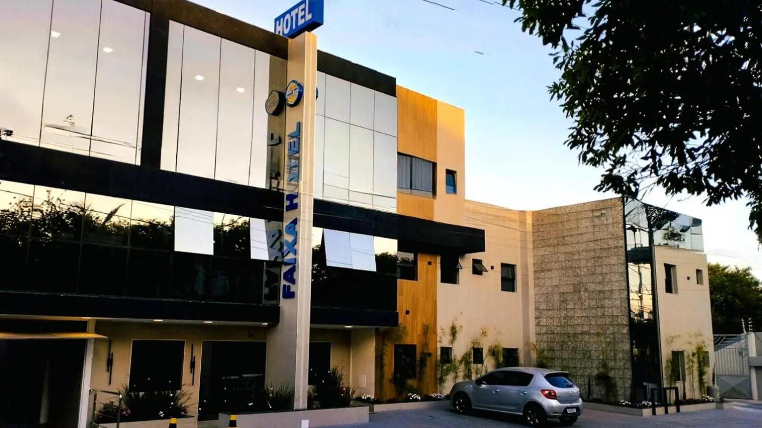 Property building in Faixa Hotel