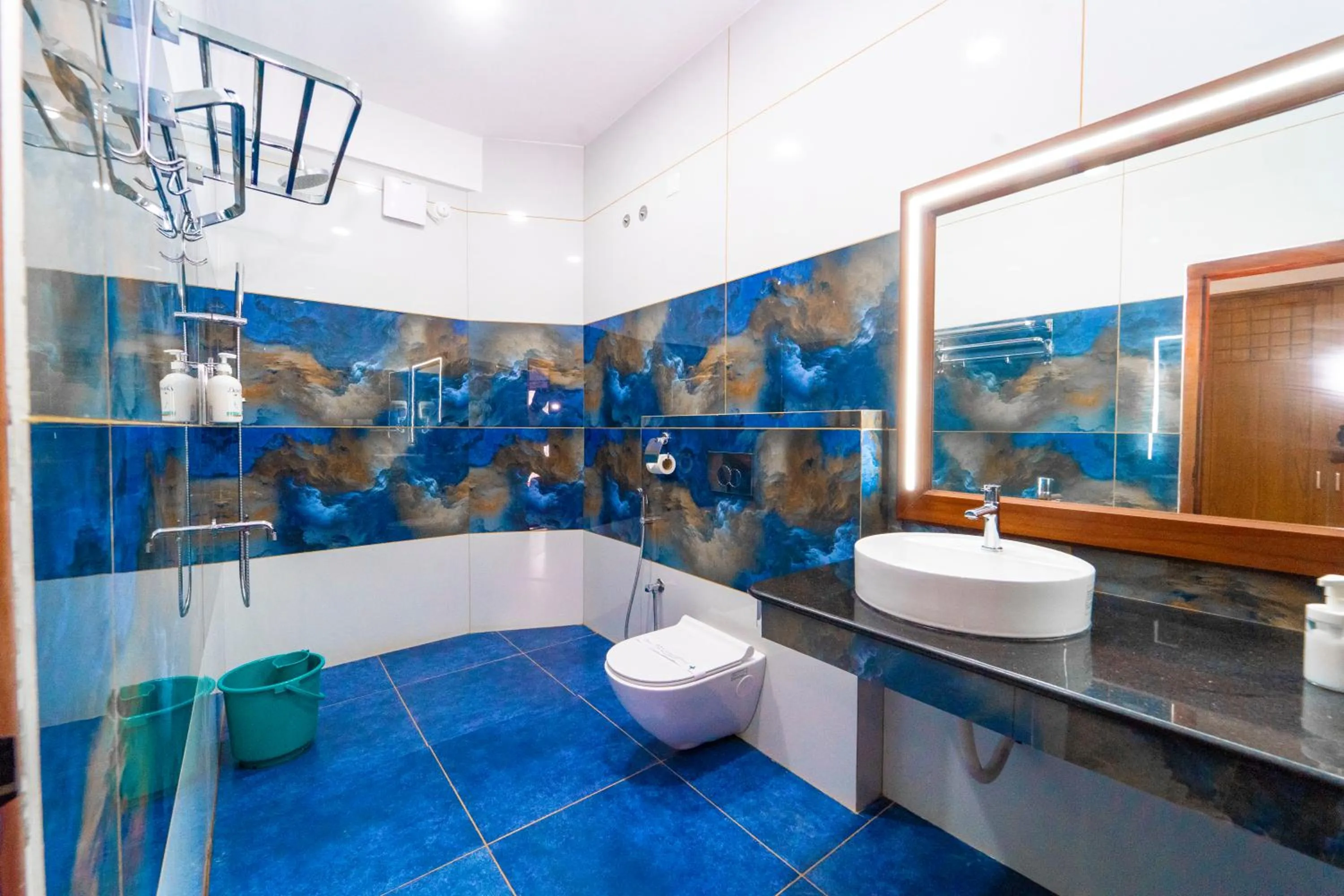 Shower in Skylar Seaview Beach Resort & Ayurveda Varkala