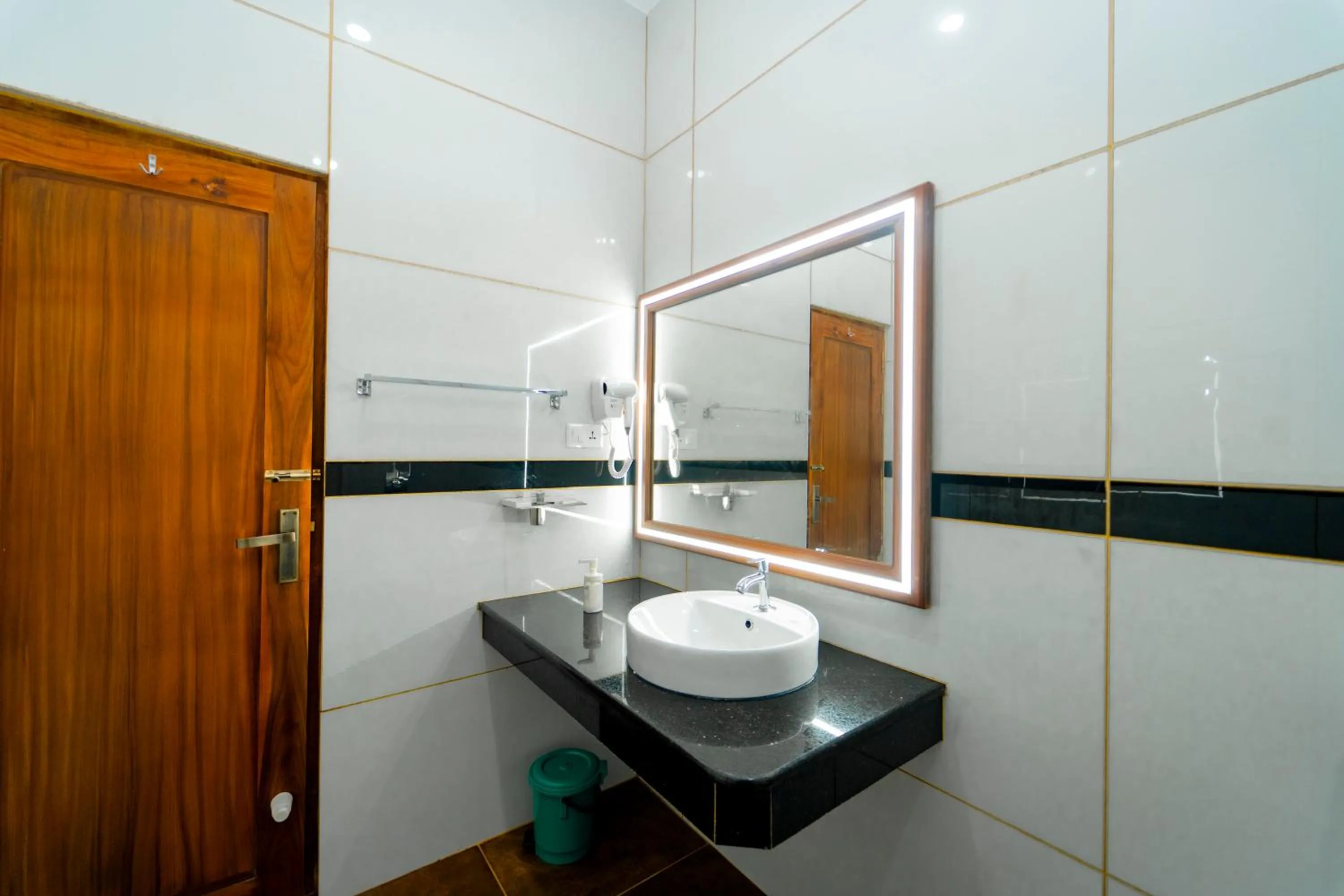 Toilet in Skylar Seaview Beach Resort & Ayurveda Varkala