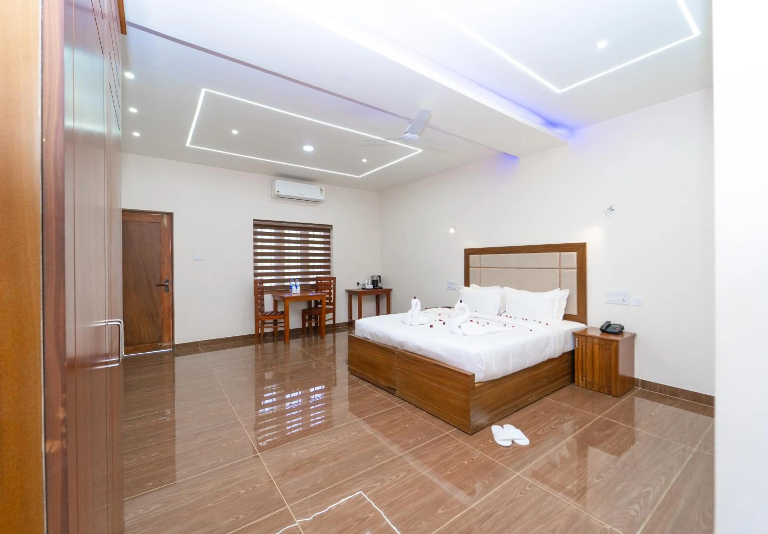 Bed in Skylar Seaview Beach Resort & Ayurveda Varkala