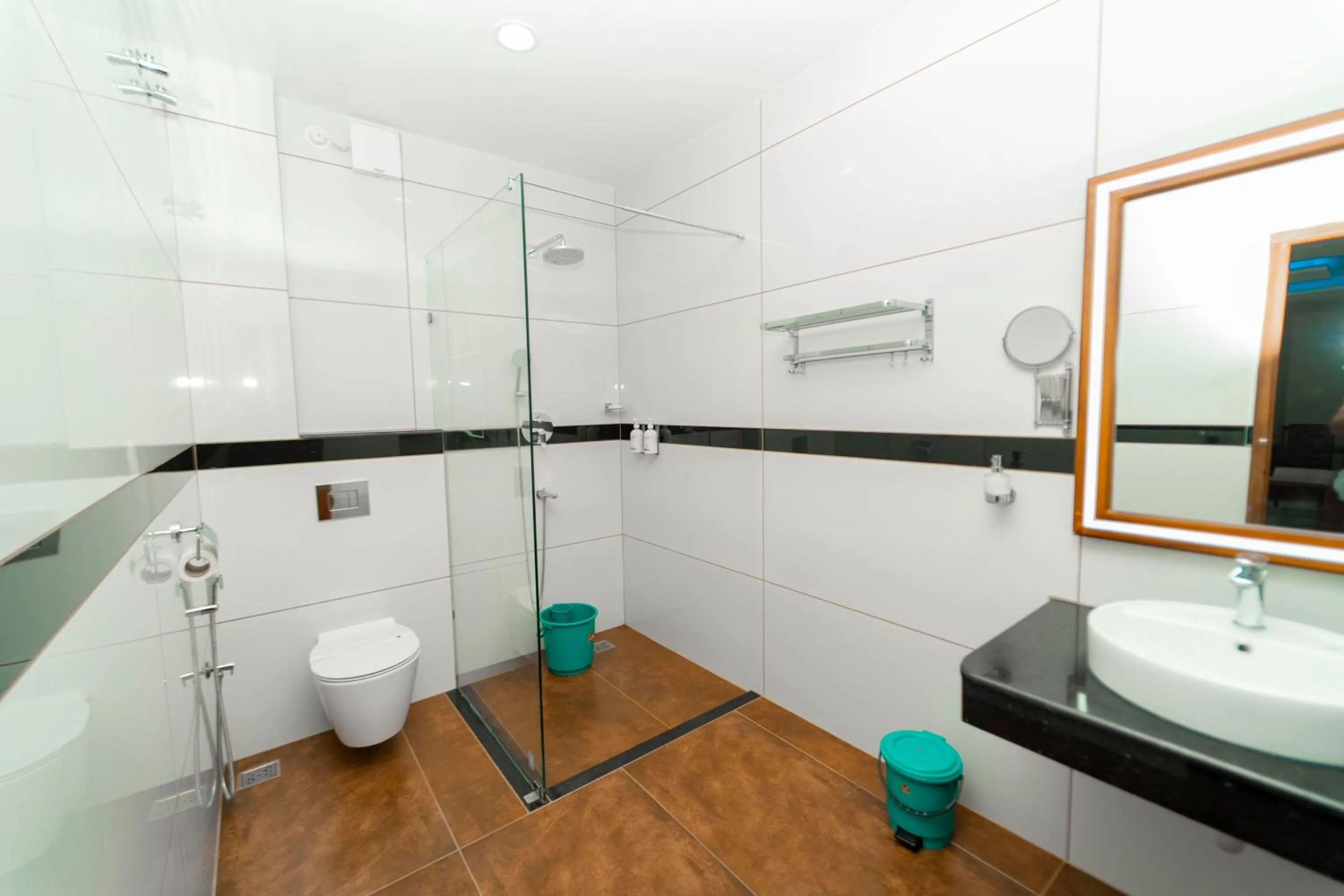 Shower in Skylar Seaview Beach Resort & Ayurveda Varkala