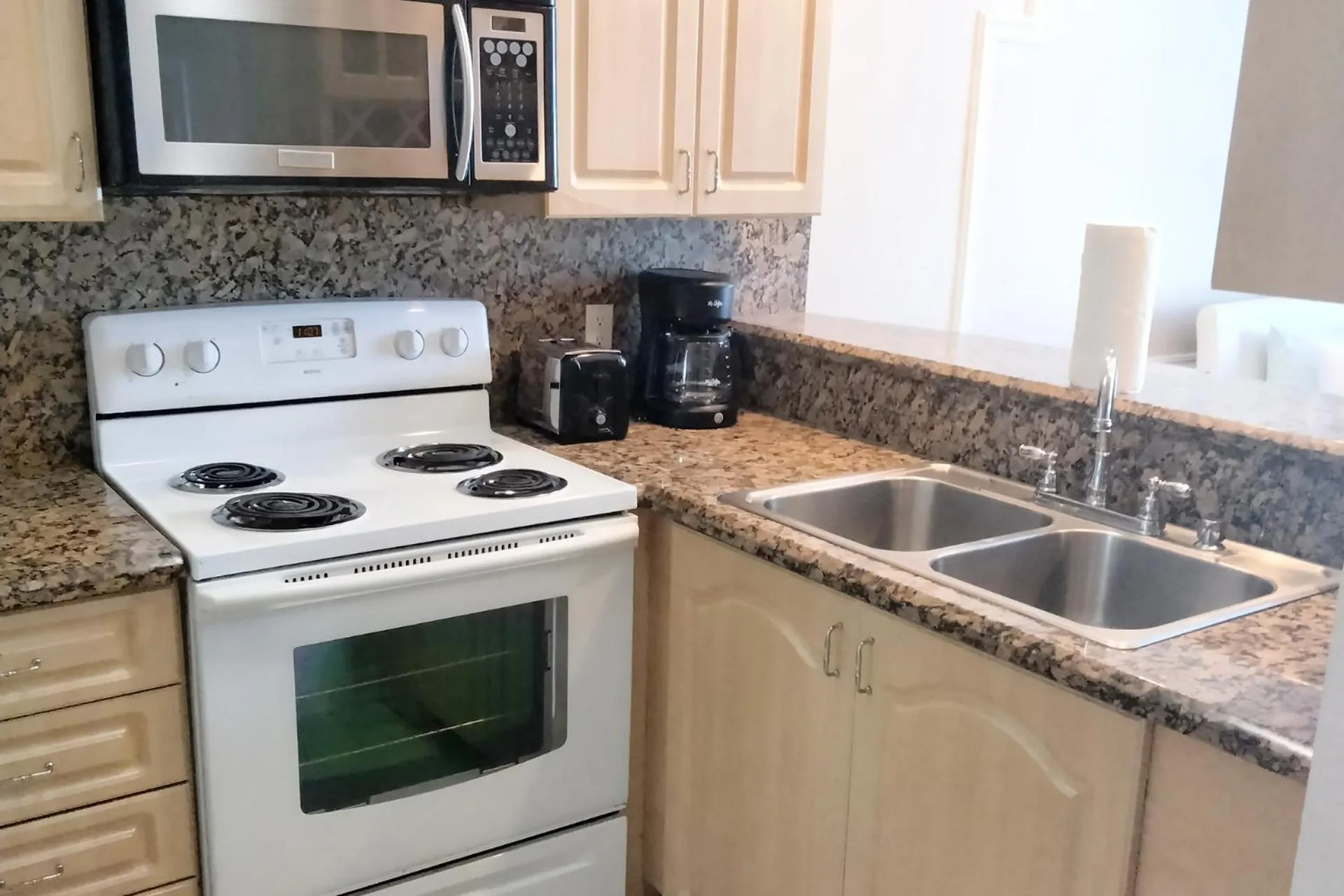 Miami Beach Apartments by MiaRentals