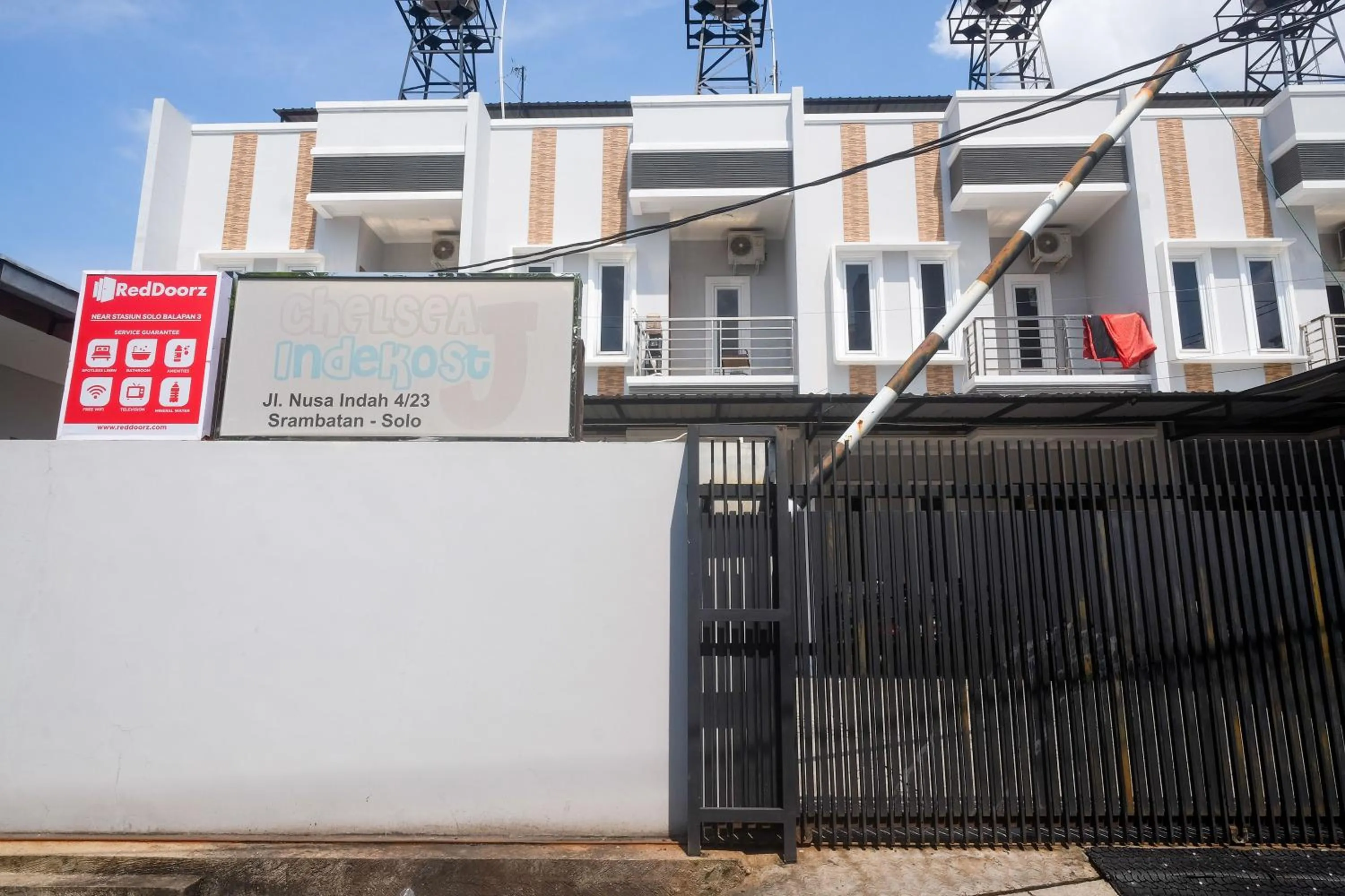 Property building in RedDoorz near Stasiun Solo Balapan 3