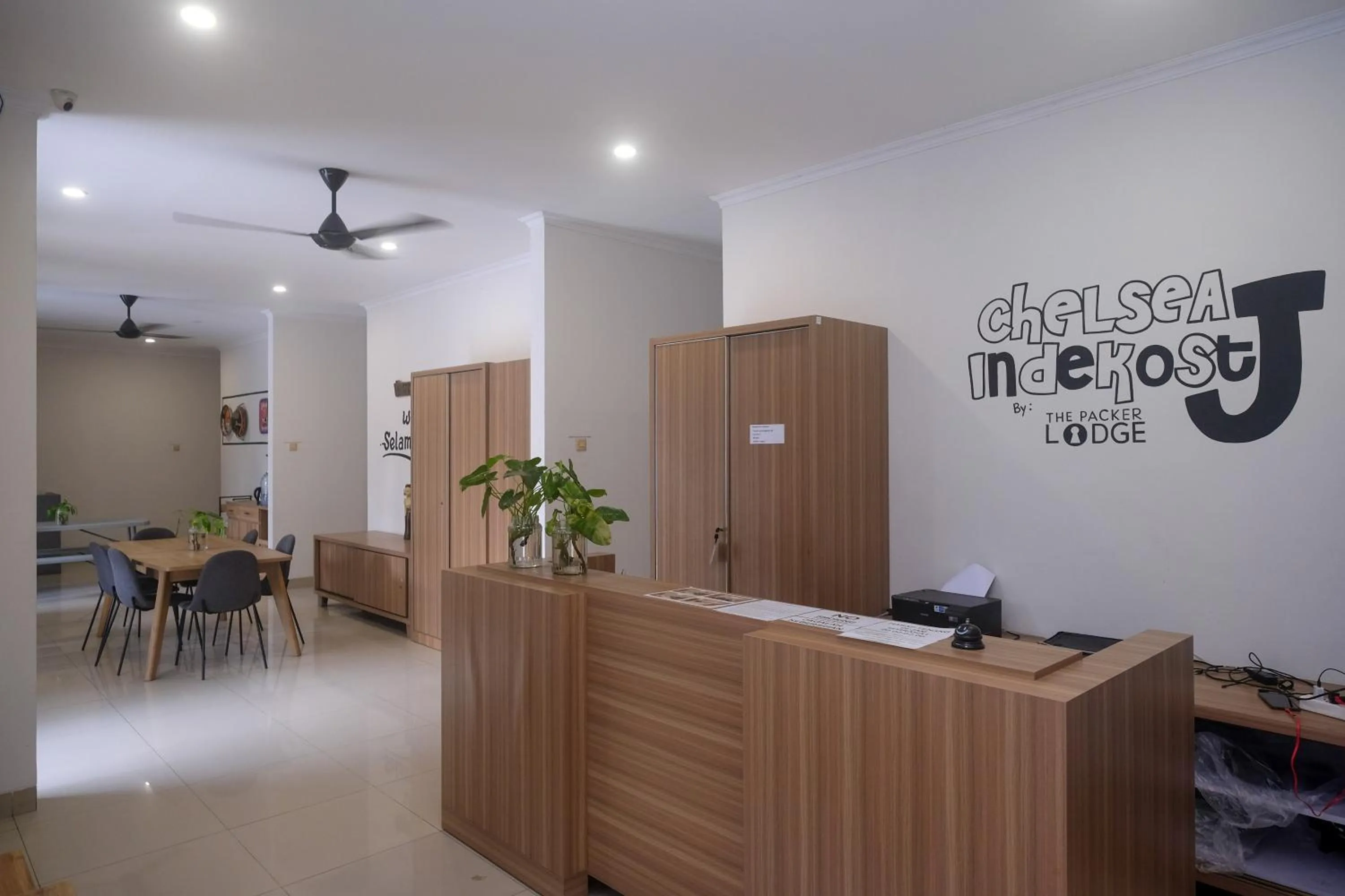 Lobby or reception in RedDoorz near Stasiun Solo Balapan 3