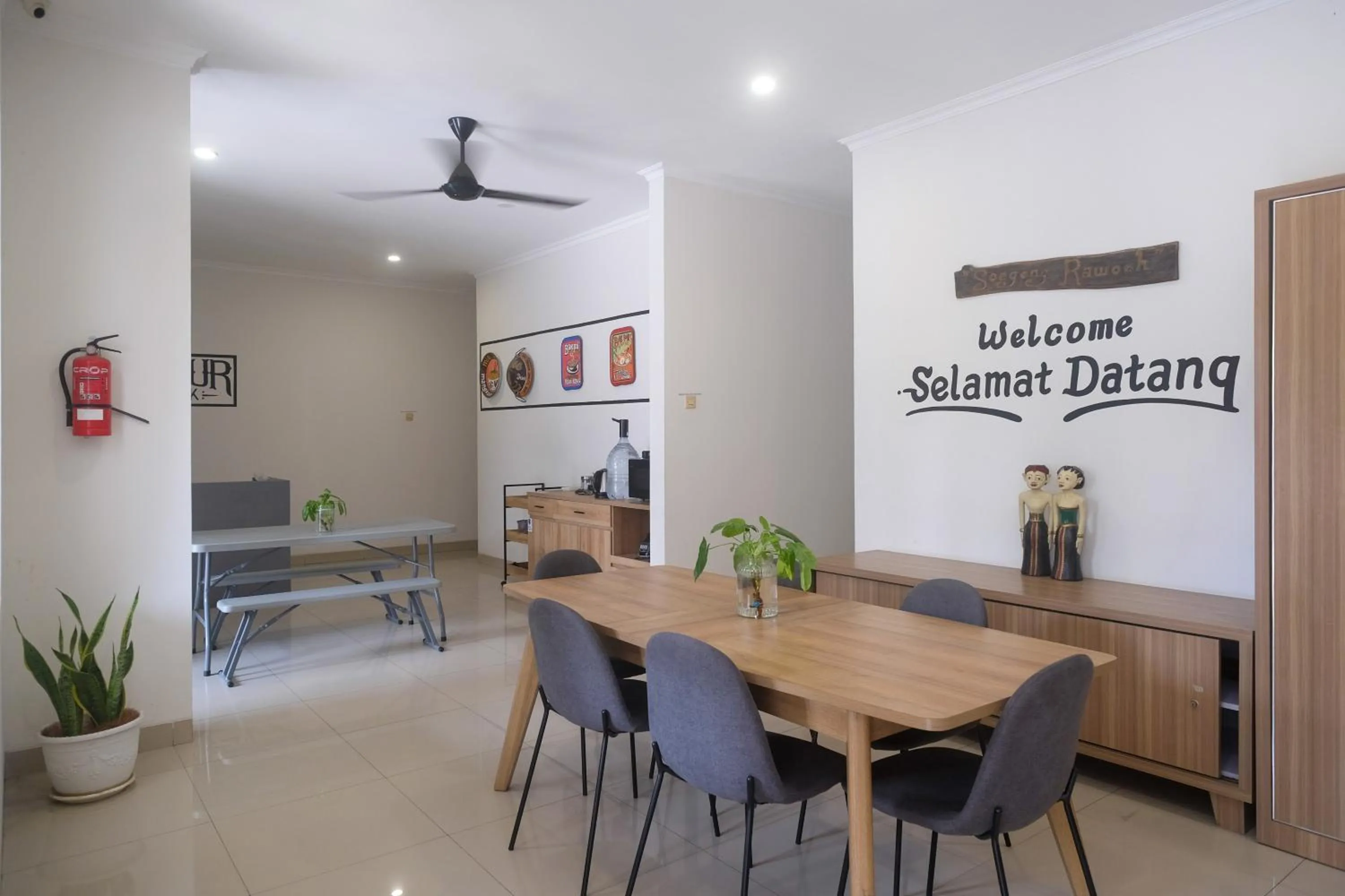 Lobby or reception in RedDoorz near Stasiun Solo Balapan 3