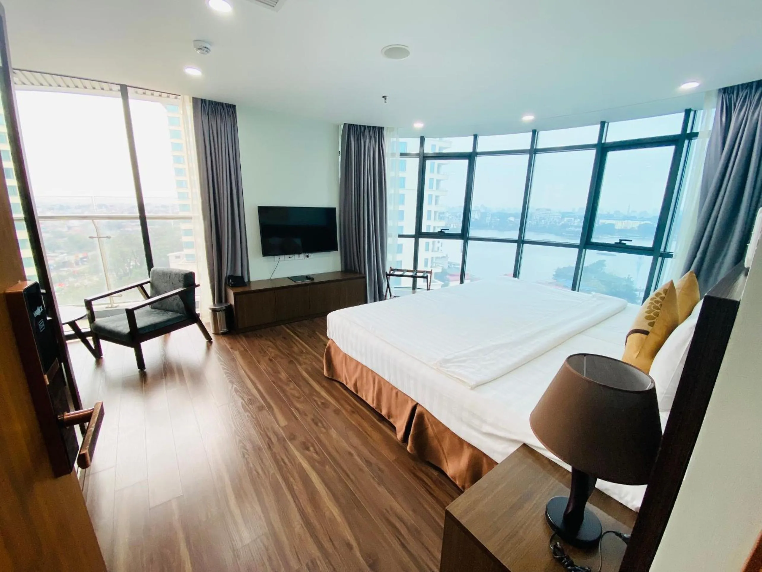 Bedroom, Bed in Legend Westlake Hotel