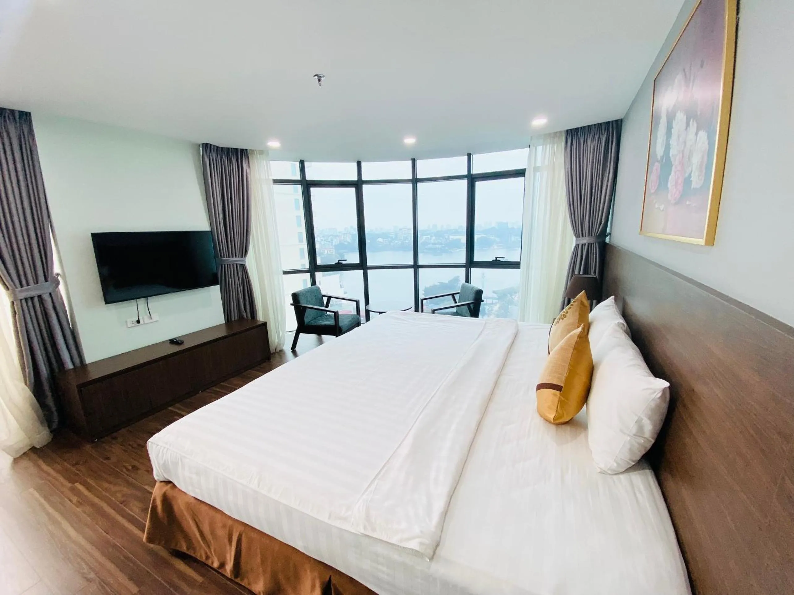 Bed in Legend Westlake Hotel