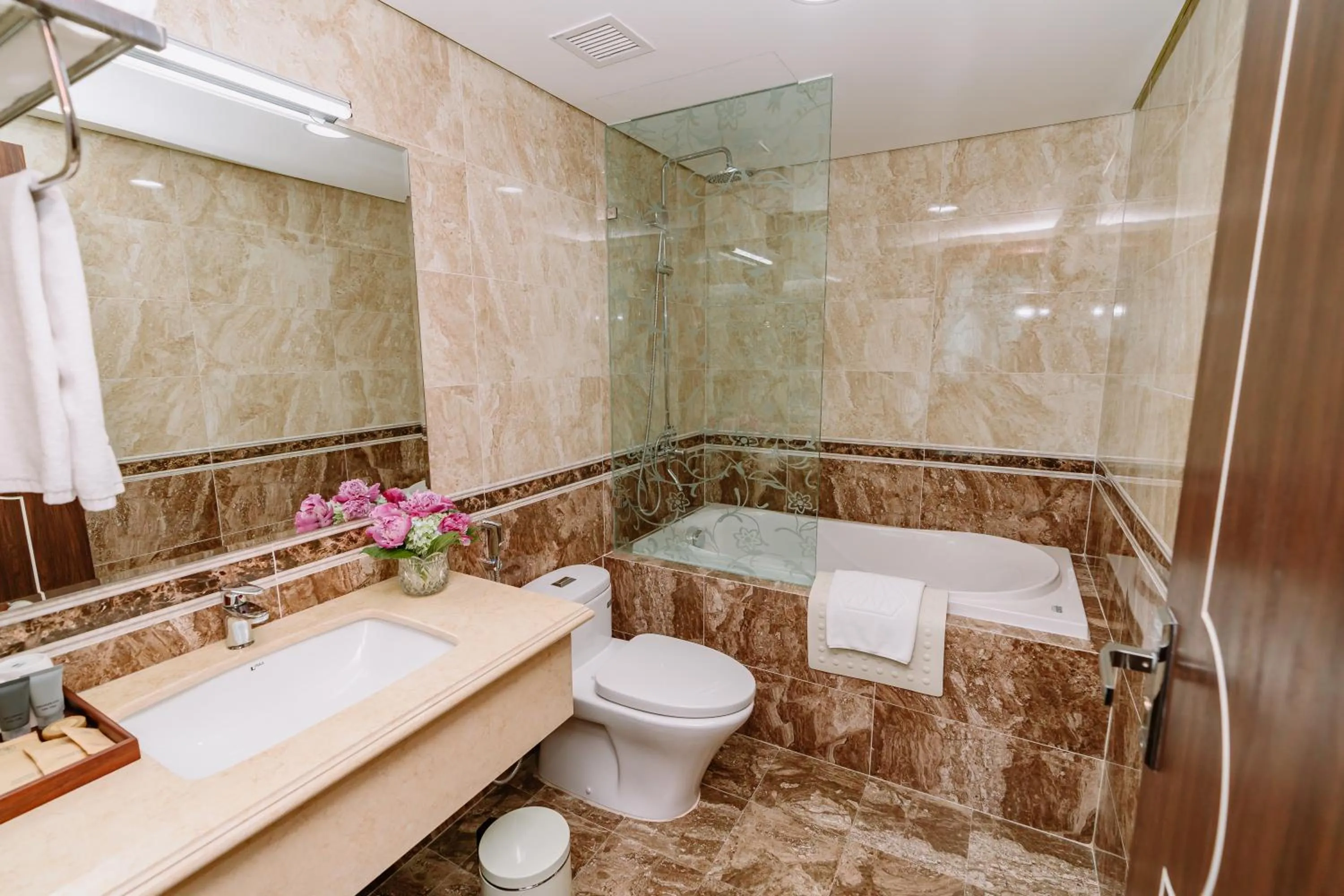 Bathroom in Legend Westlake Hotel