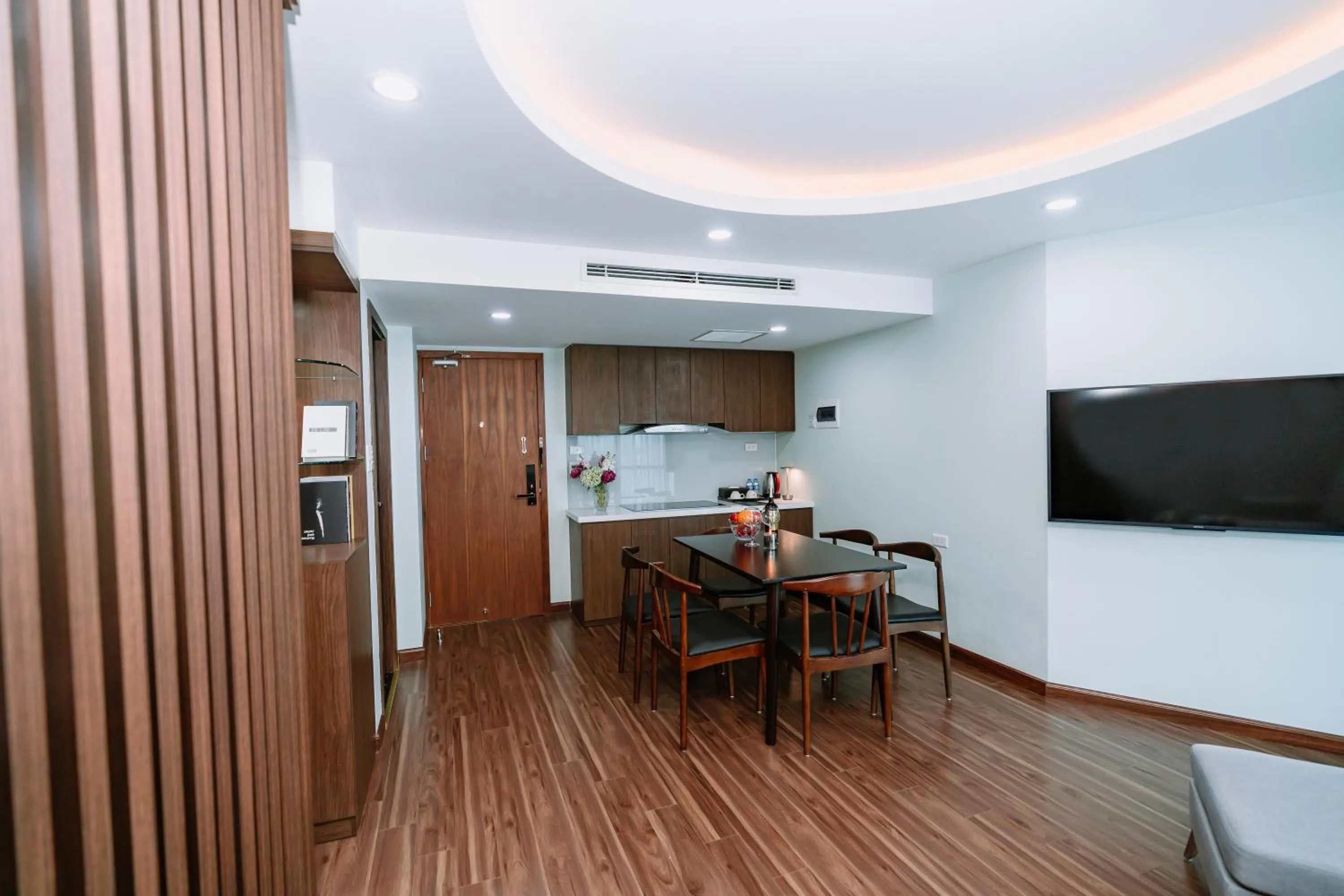 Dining area in Legend Westlake Hotel