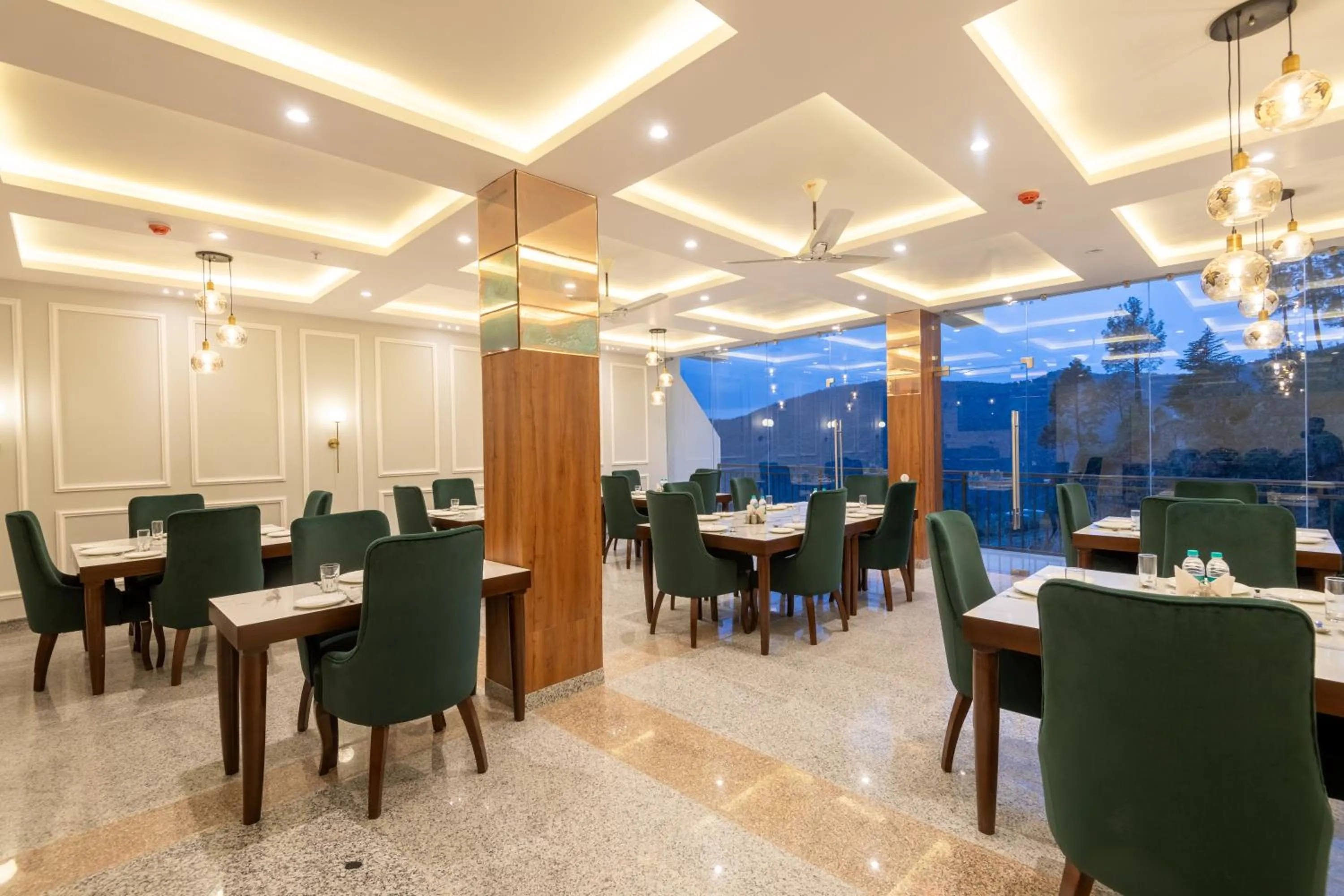 Restaurant/places to eat in The Chail Resort, Chail