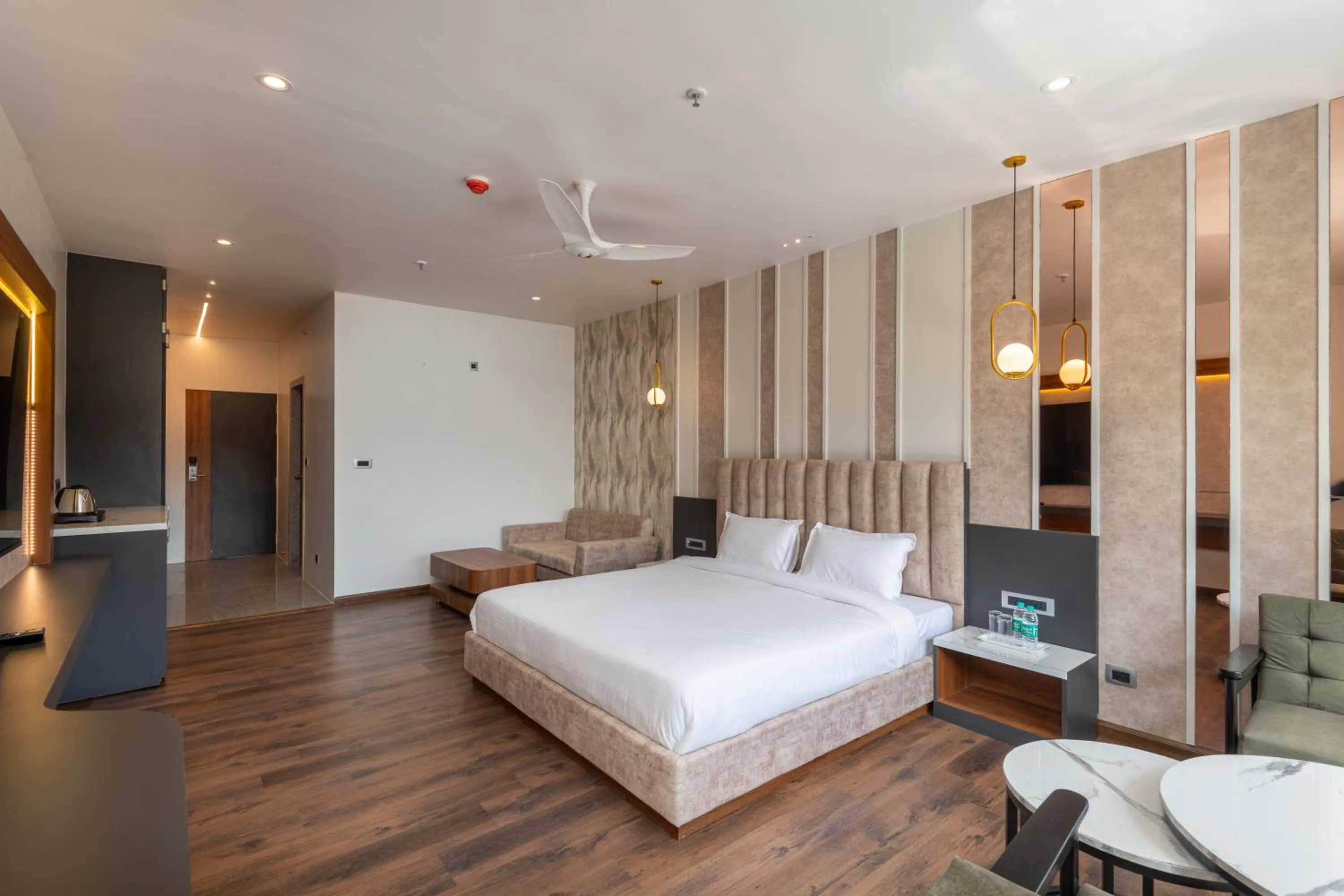 Bedroom, Bed in The Chail Resort, Chail