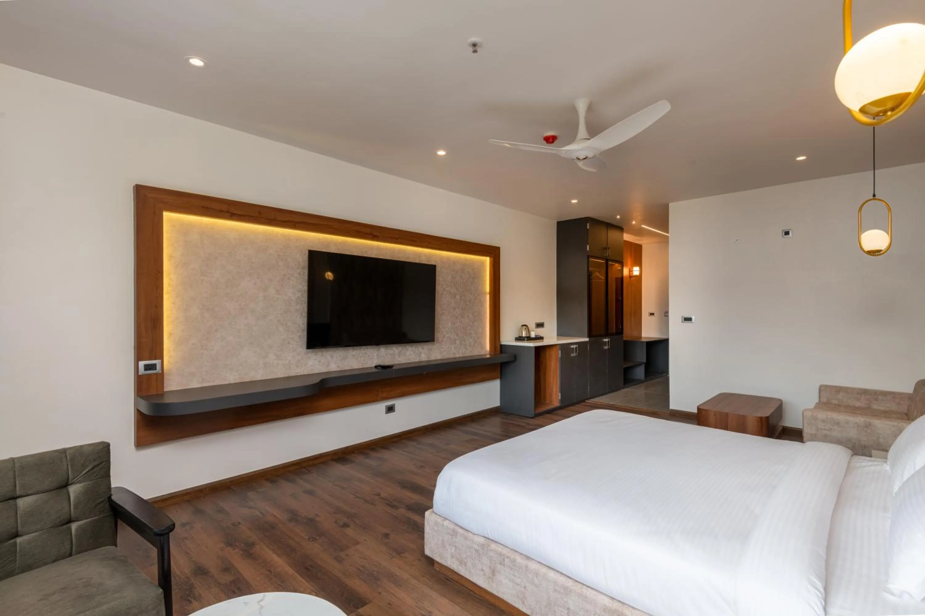 Bedroom, Bed in The Chail Resort, Chail