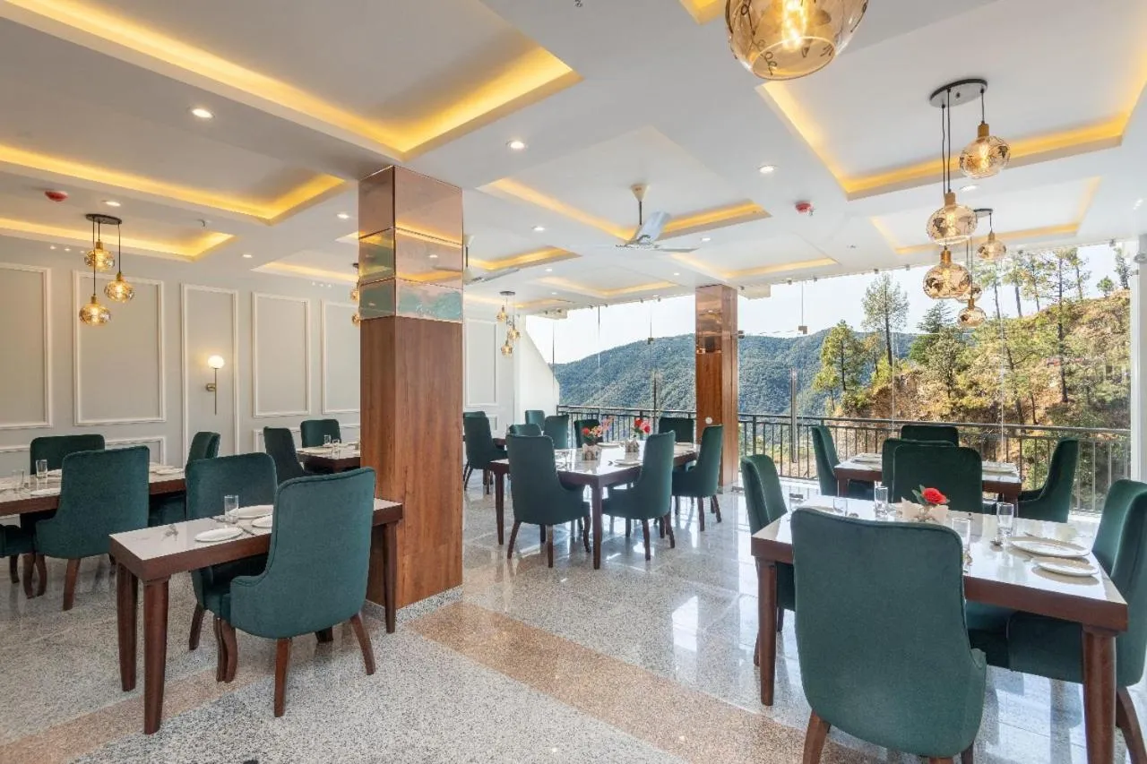 Restaurant/places to eat in The Chail Resort, Chail