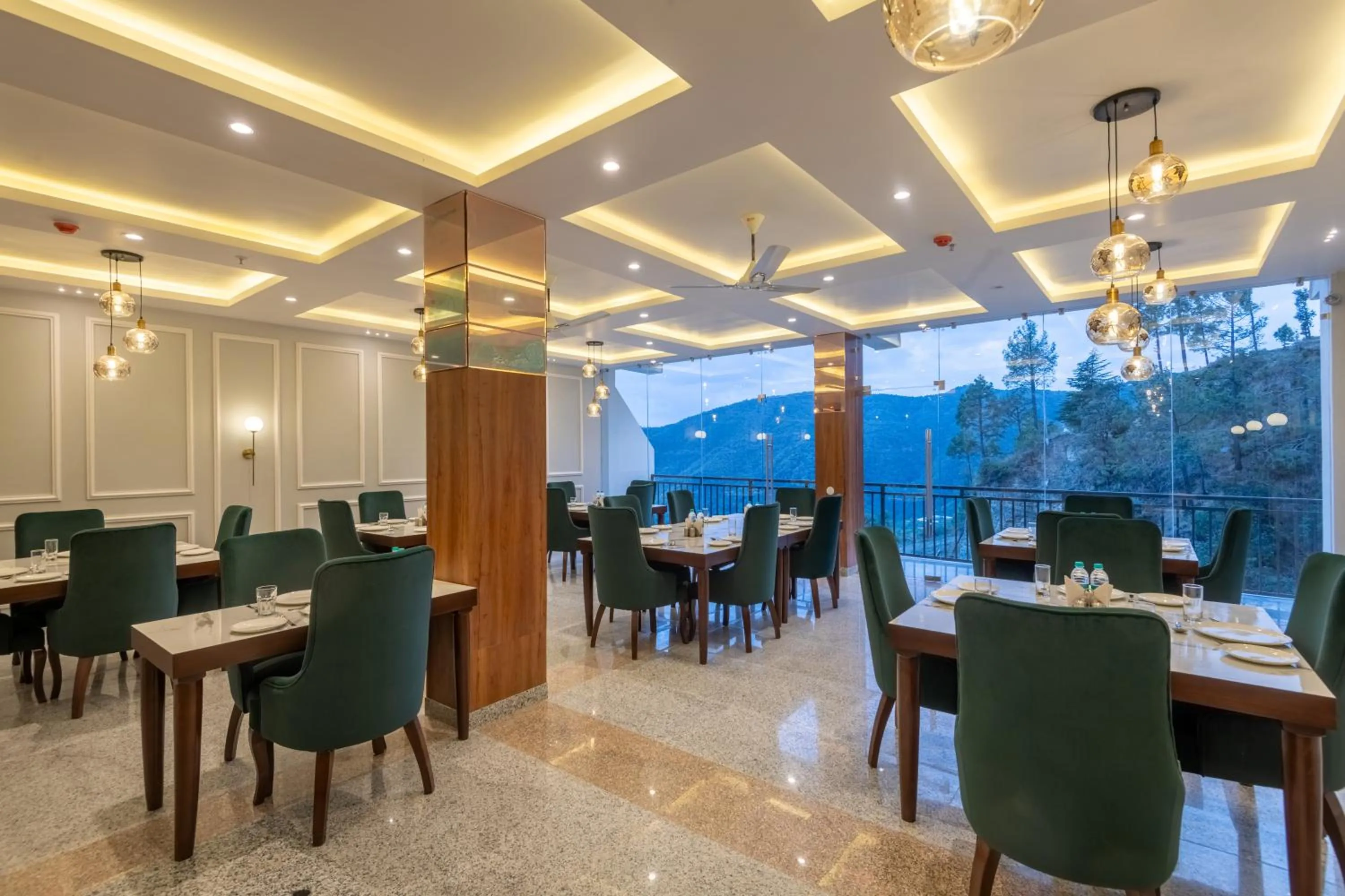 Restaurant/places to eat in The Chail Resort, Chail