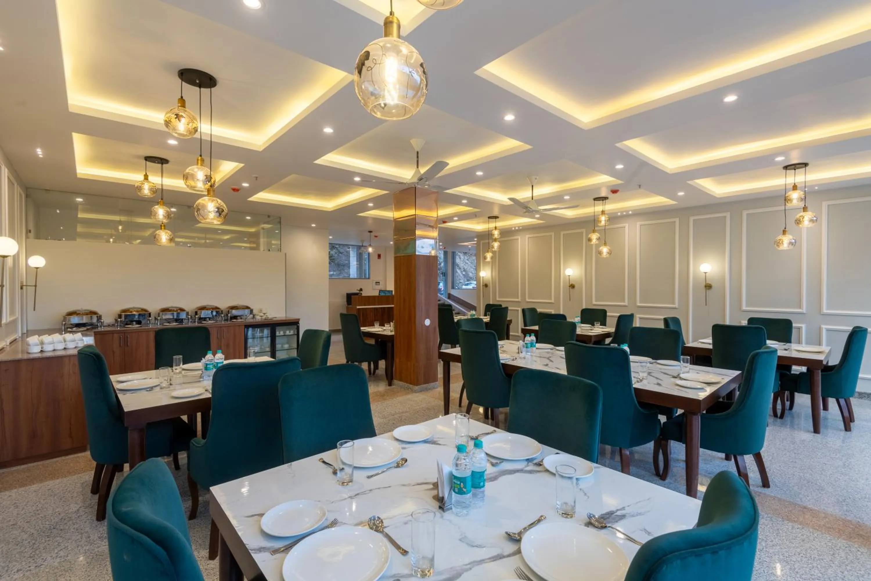 Restaurant/places to eat in The Chail Resort, Chail