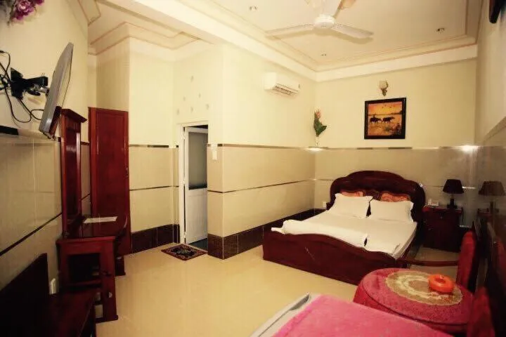 Tan Dat Hoa Hotel & Massage