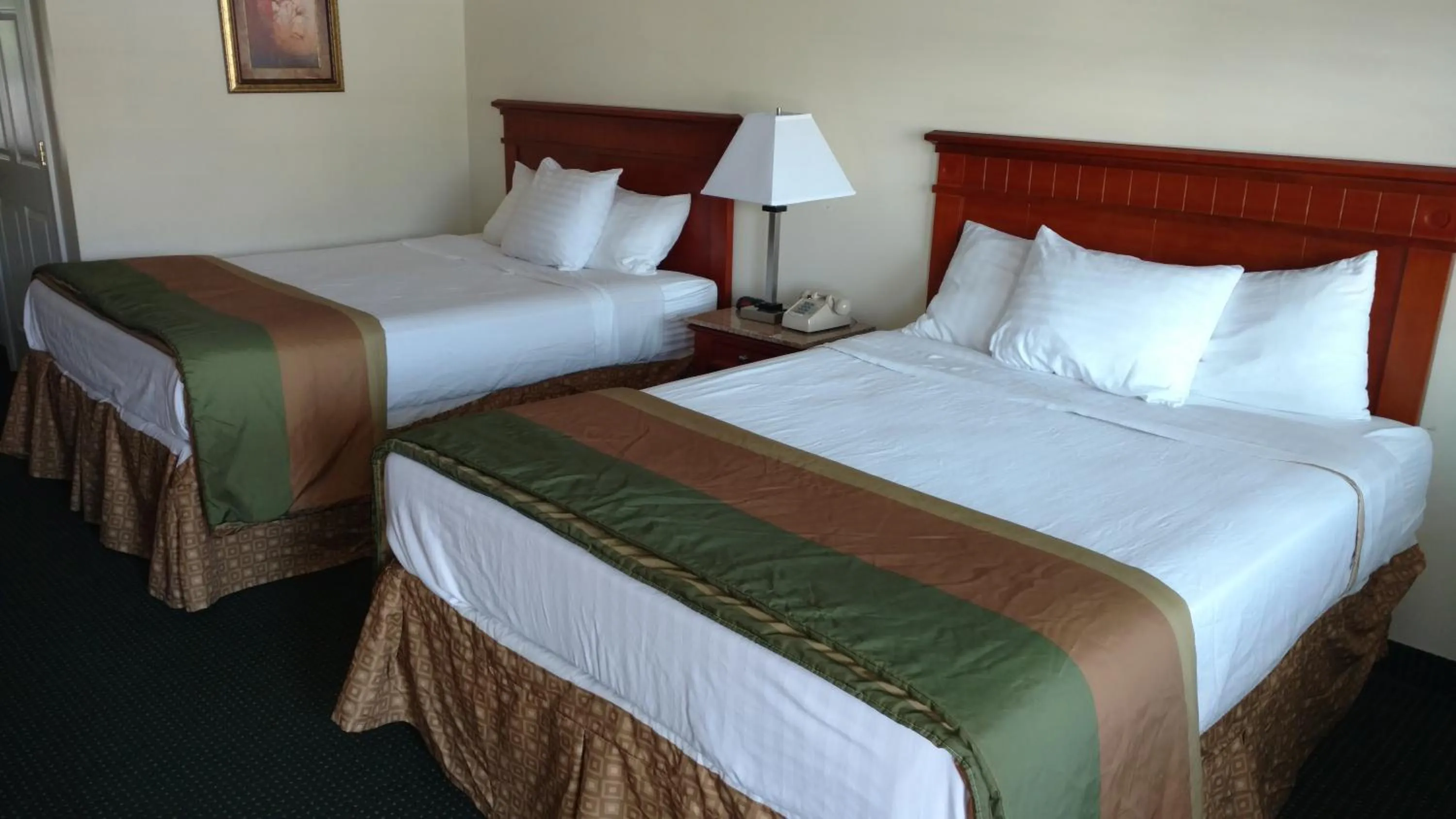 Bed in Hurricane Inn