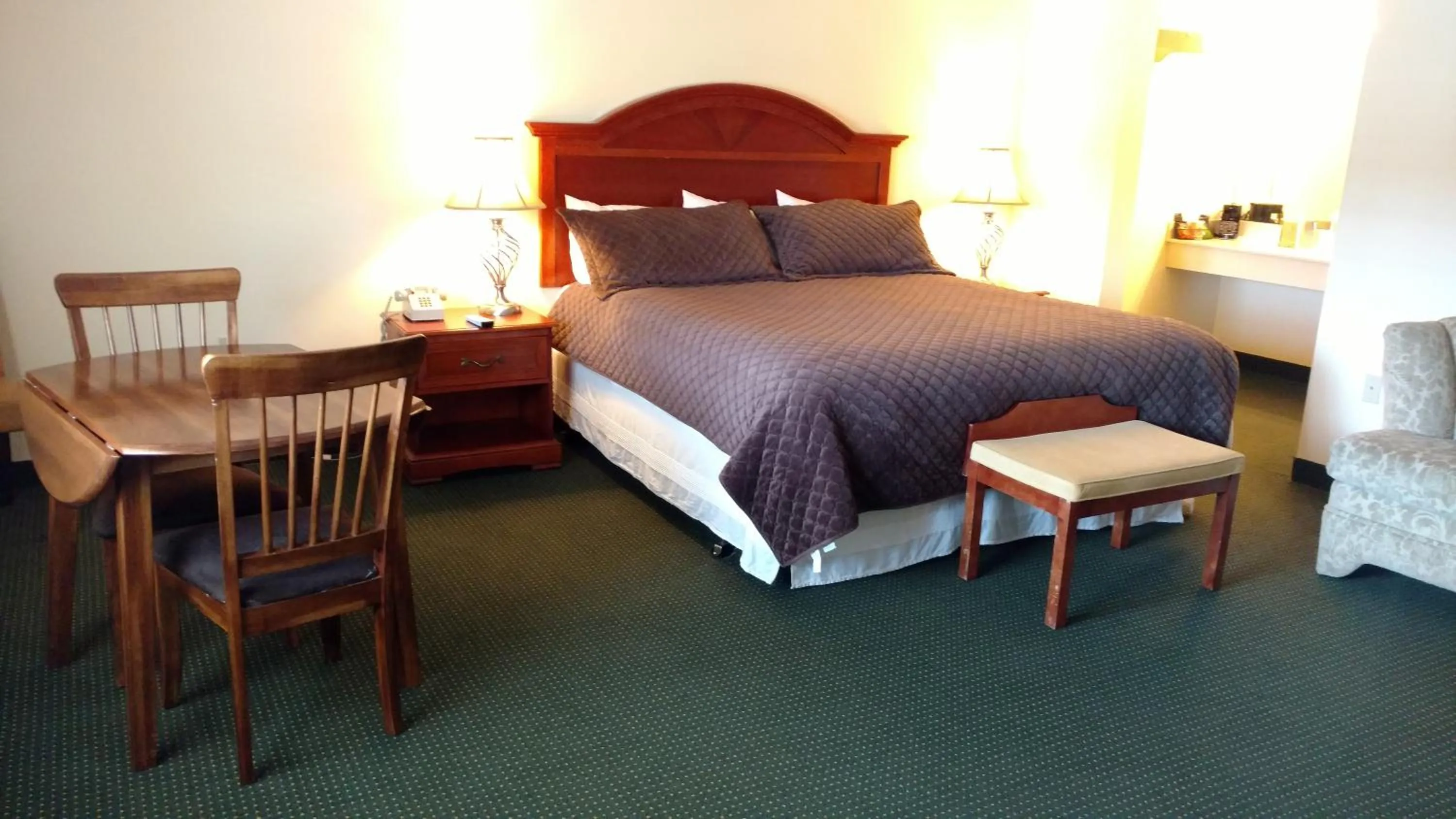 Bed in Hurricane Inn