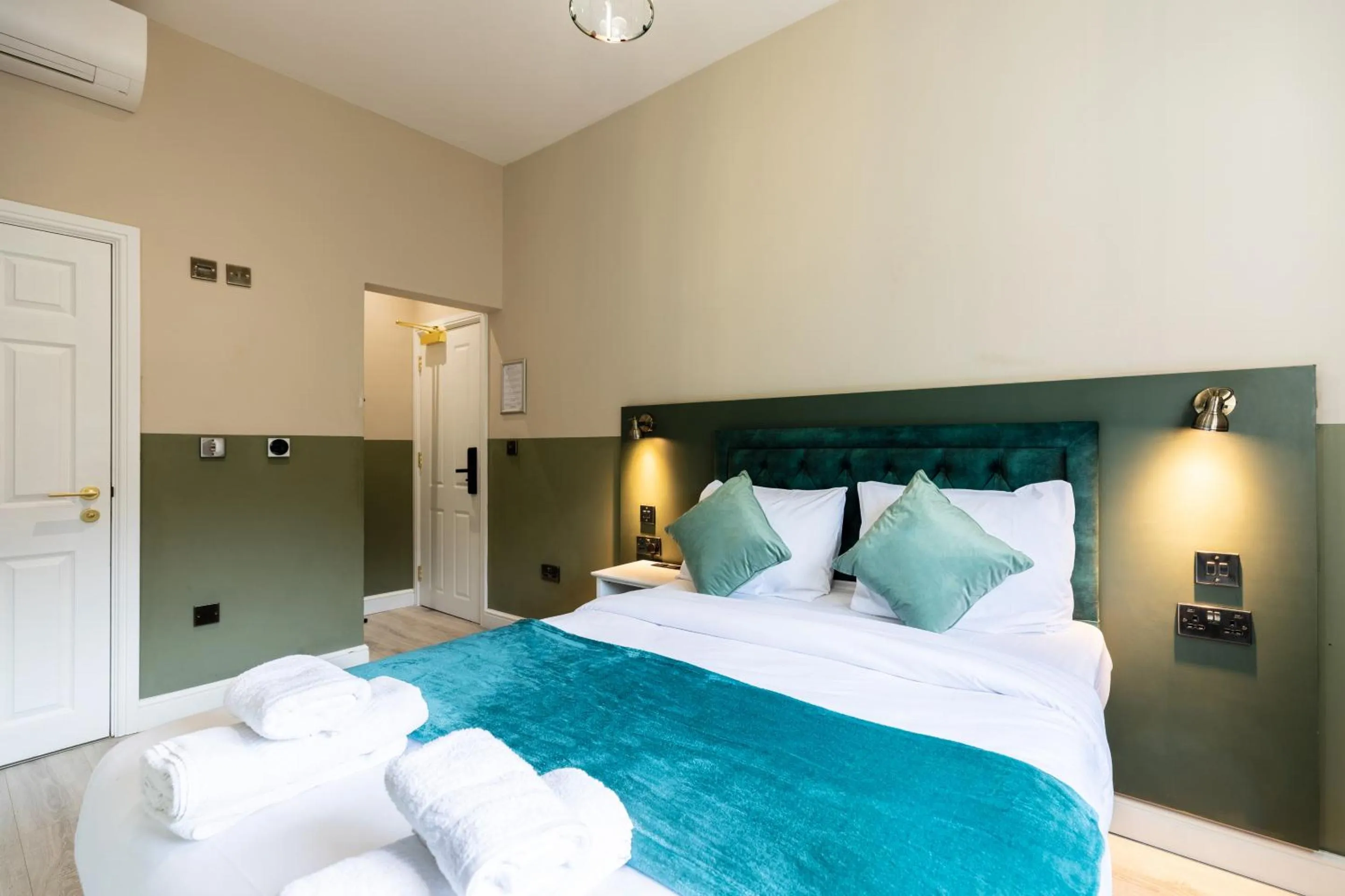Bedroom, Bed in The Chapter Hotels - Finsbury Park