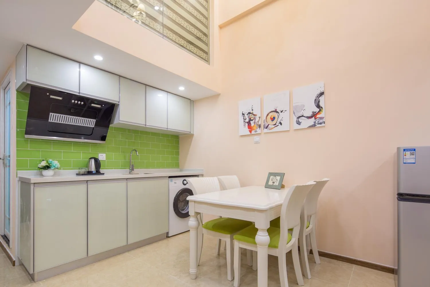 Dining area in Serveyou International Apartment - Free Airport Pickup & Free Canton Fair Shuttle Bus