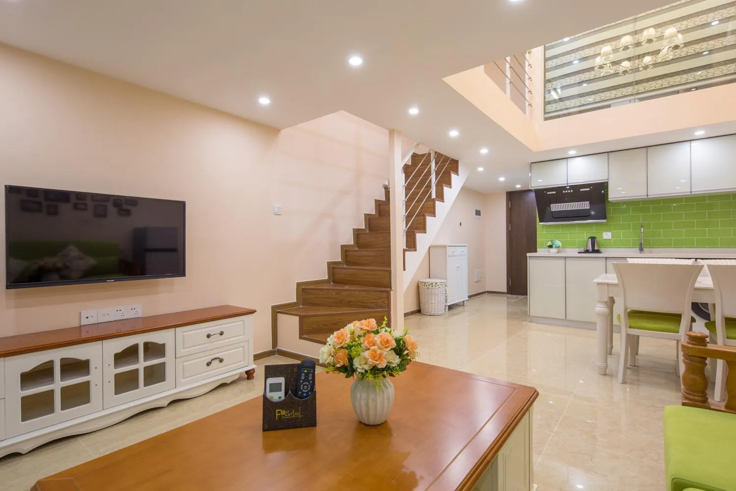 TV and multimedia in Serveyou International Apartment - Free Airport Pickup & Free Canton Fair Shuttle Bus