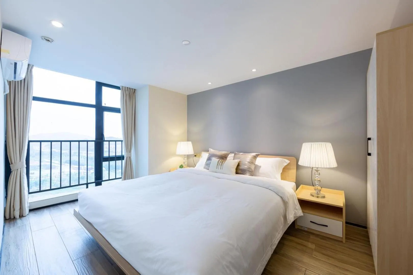 Bed in Serveyou International Apartment - Free Airport Pickup & Free Canton Fair Shuttle Bus