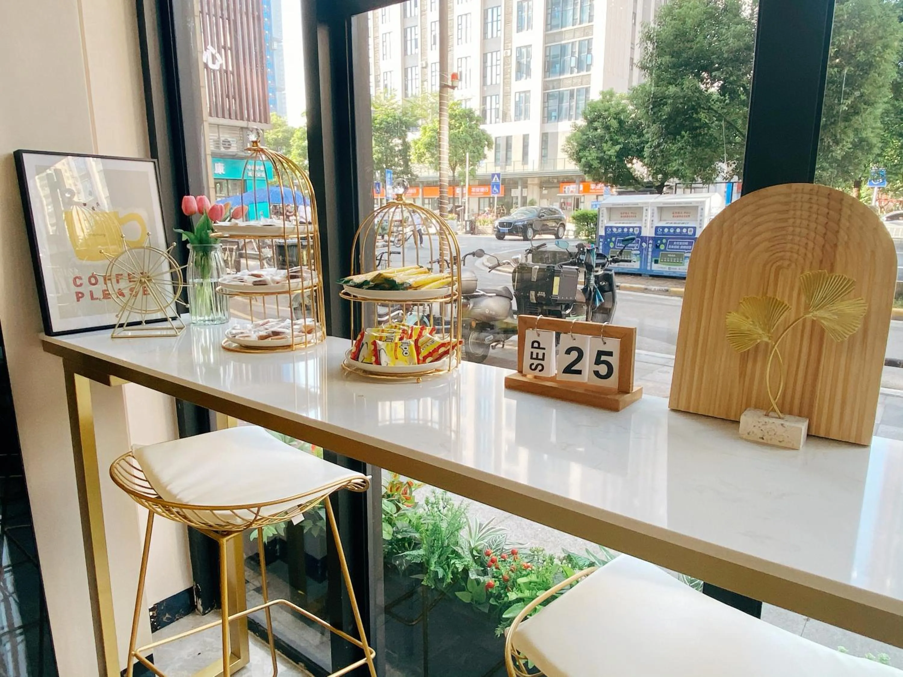 Restaurant/places to eat in Serveyou International Apartment - Free Airport Pickup & Free Canton Fair Shuttle Bus