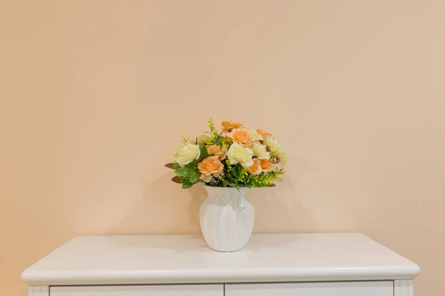 Decorative detail in Serveyou International Apartment - Free Airport Pickup & Free Canton Fair Shuttle Bus