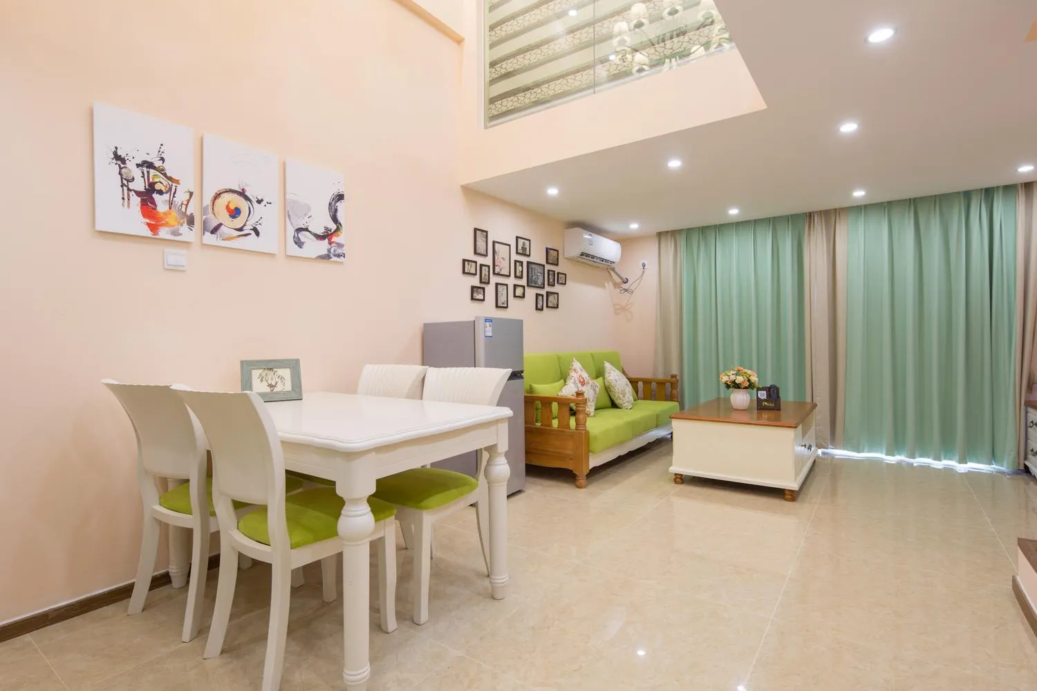 Living room in Serveyou International Apartment - Free Airport Pickup & Free Canton Fair Shuttle Bus