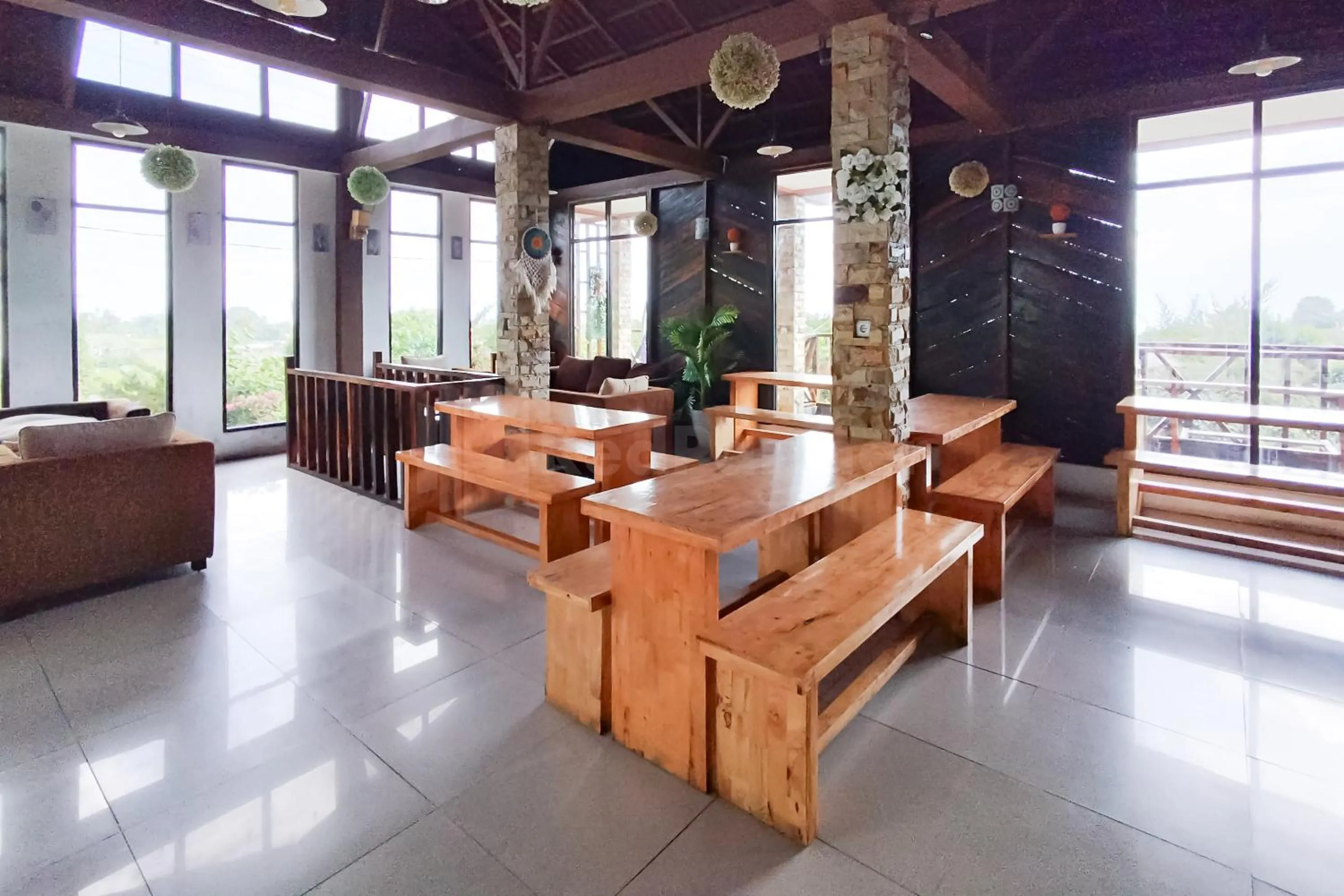 Lobby or reception in AS Resto,Café & Hotel Mitra RedDoorz