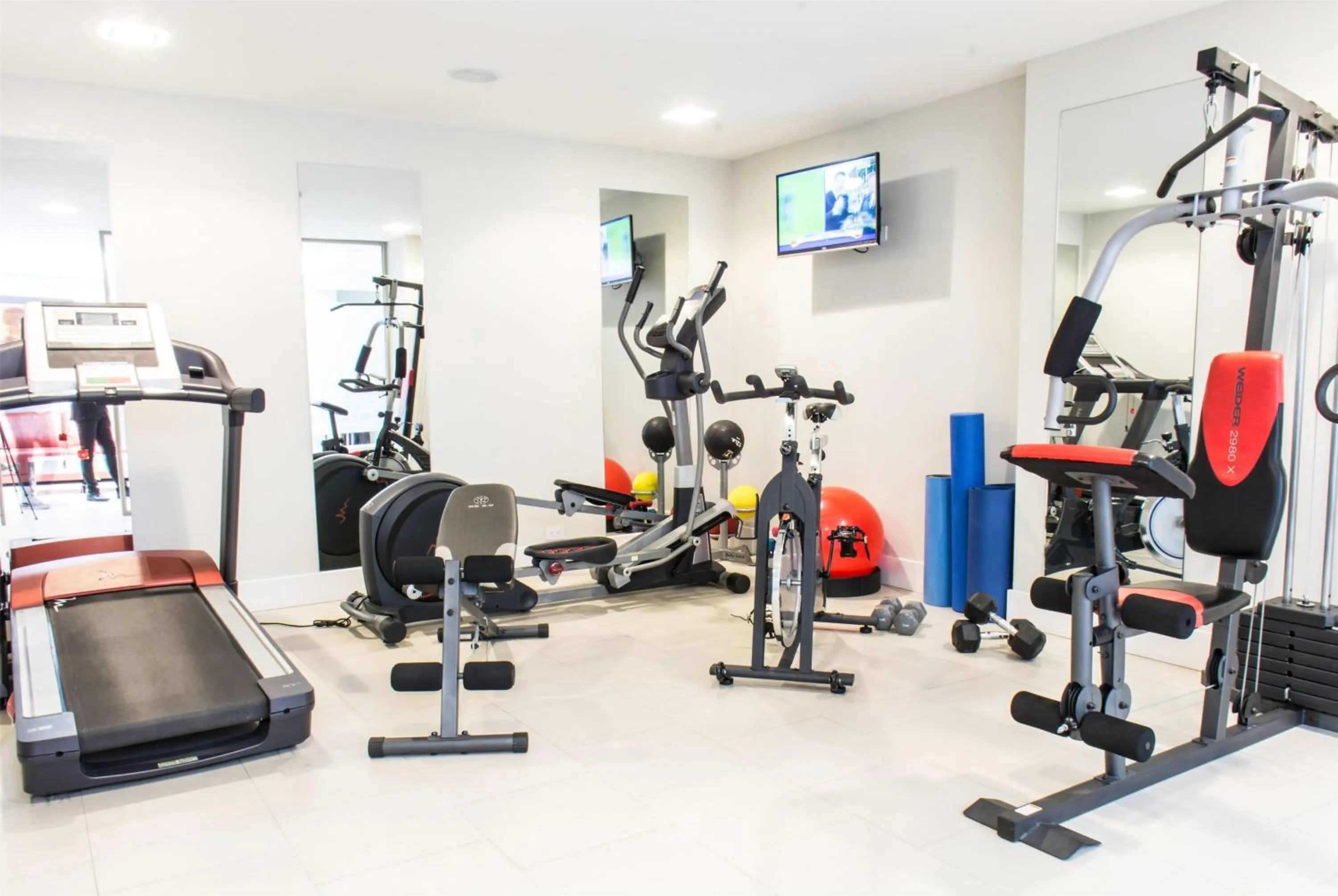 Fitness centre/facilities in TRYP by Wyndham Cuenca Zahir