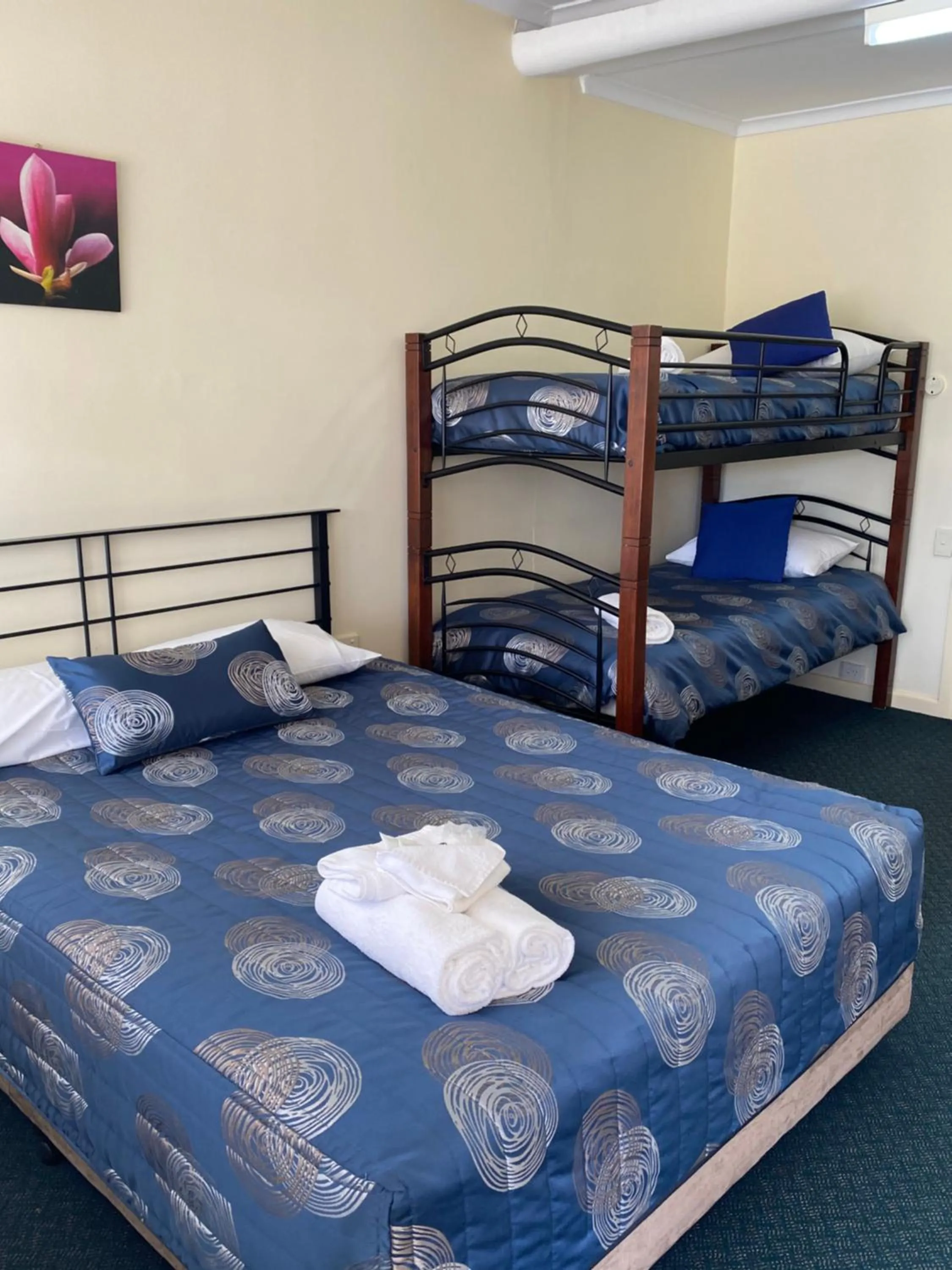 Bed in Paddle Steamer Motel