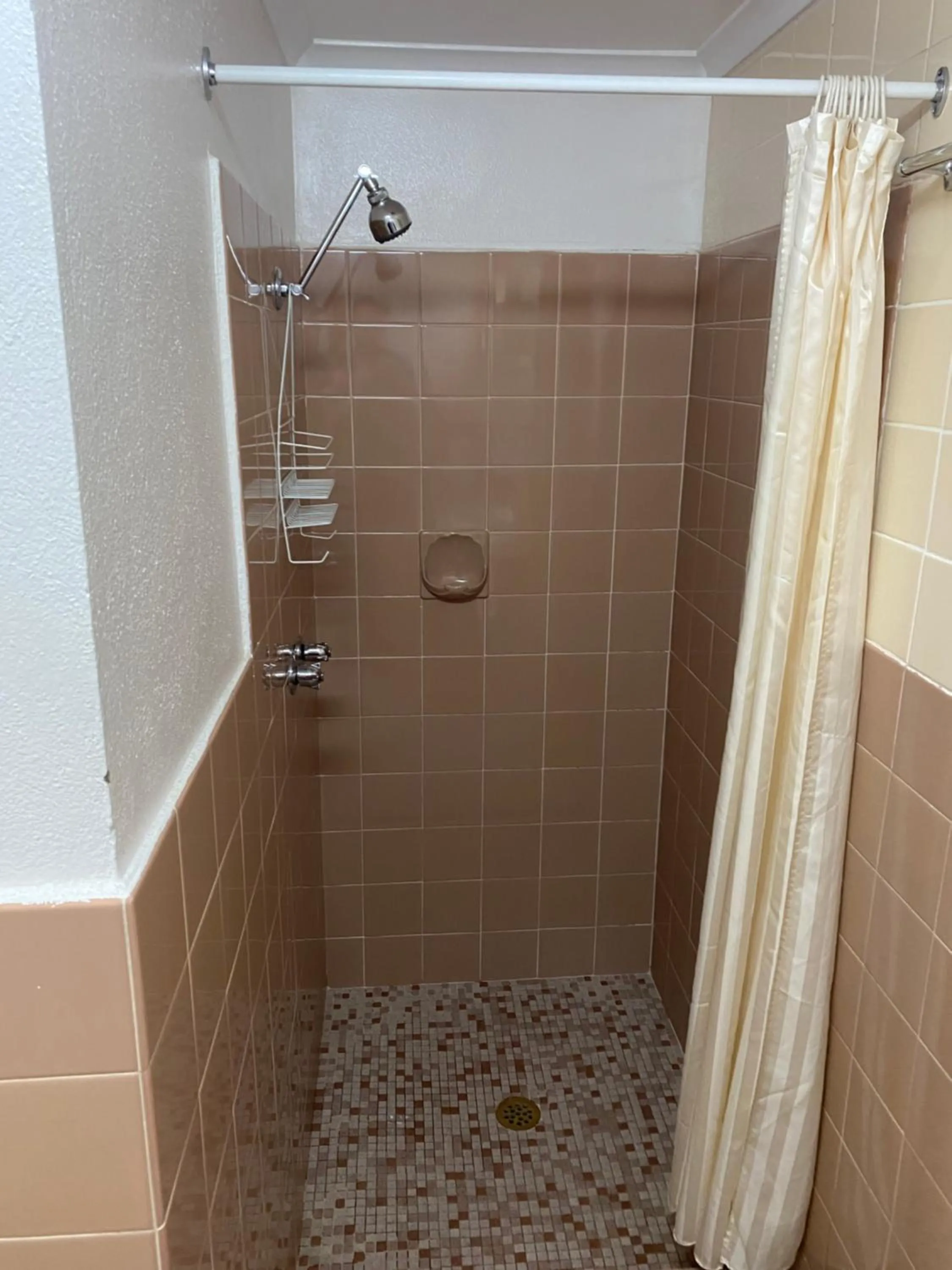 Bathroom in Paddle Steamer Motel