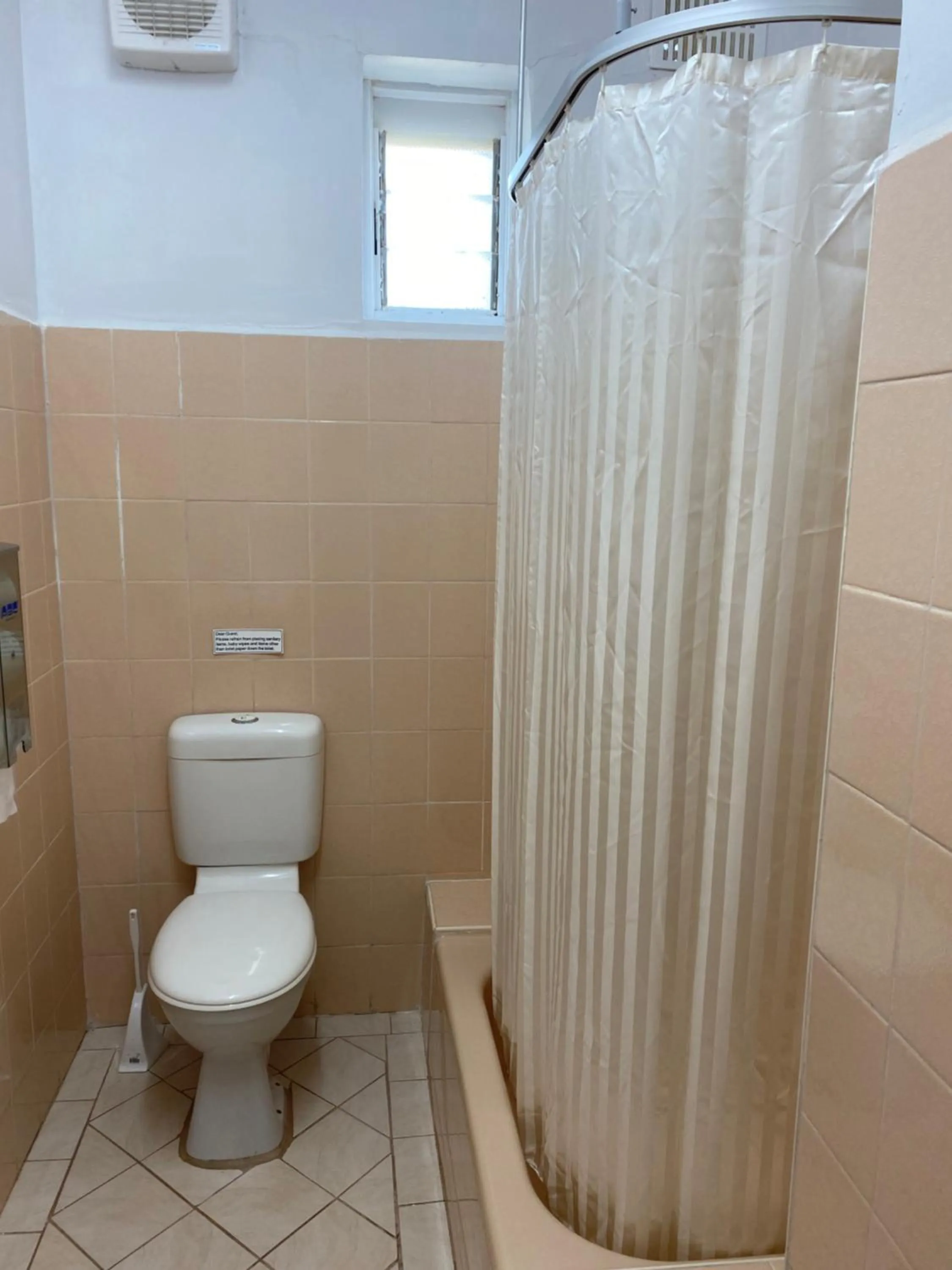 Bathroom in Paddle Steamer Motel