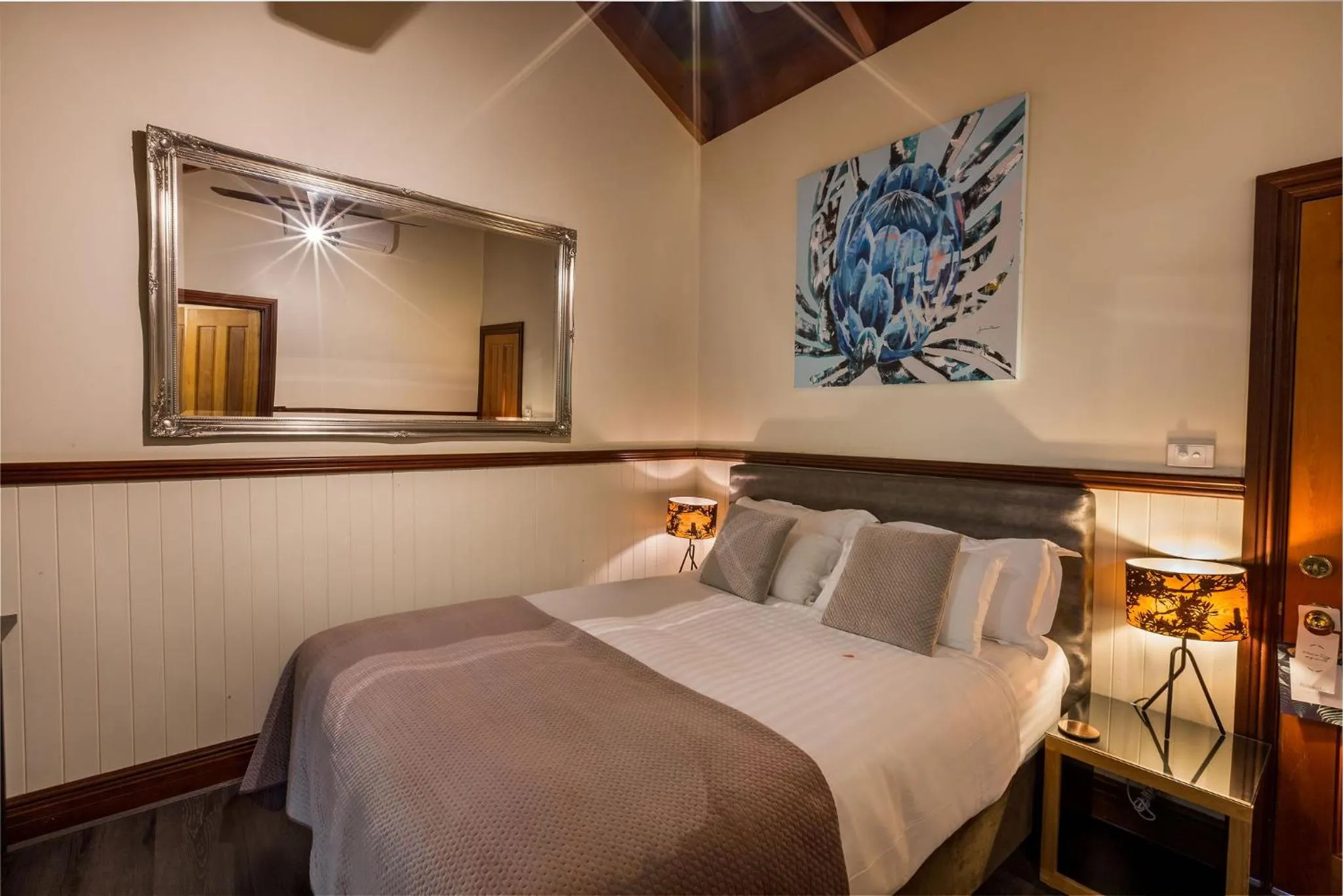 Bed in Yallingup Lodge Spa Retreat