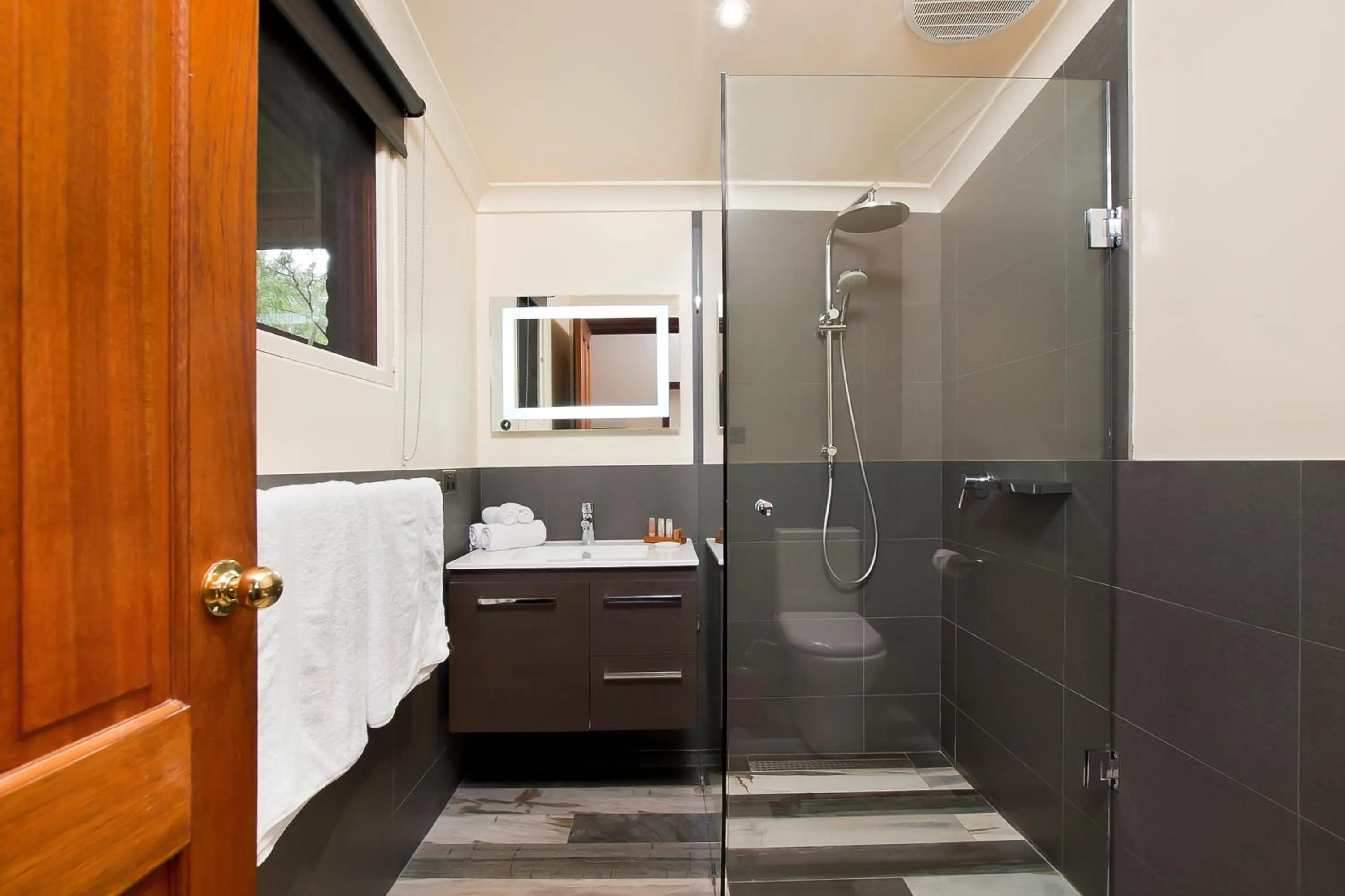 Bathroom in Yallingup Lodge Spa Retreat