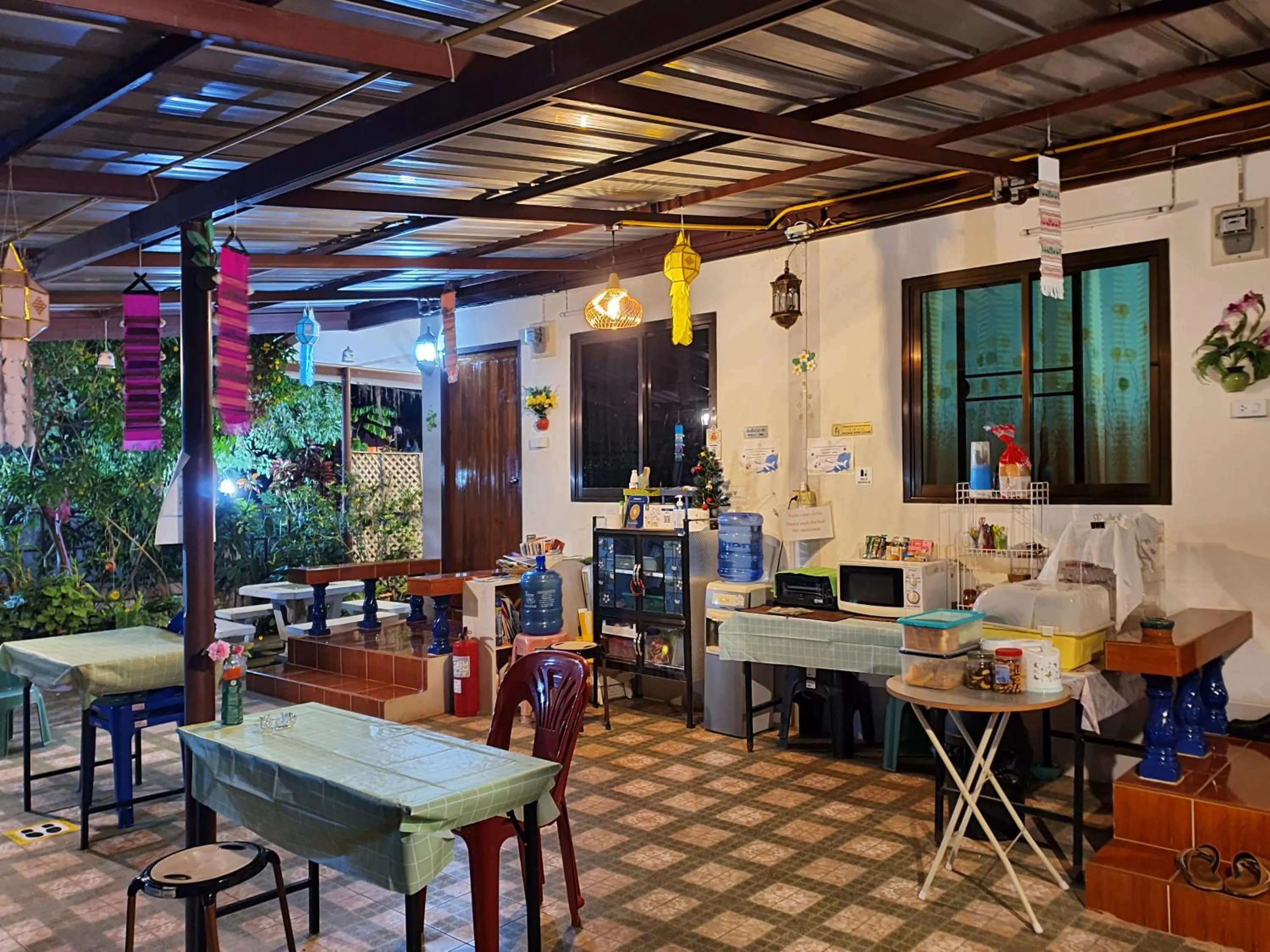 Coffee/tea facilities in Bunrapee House