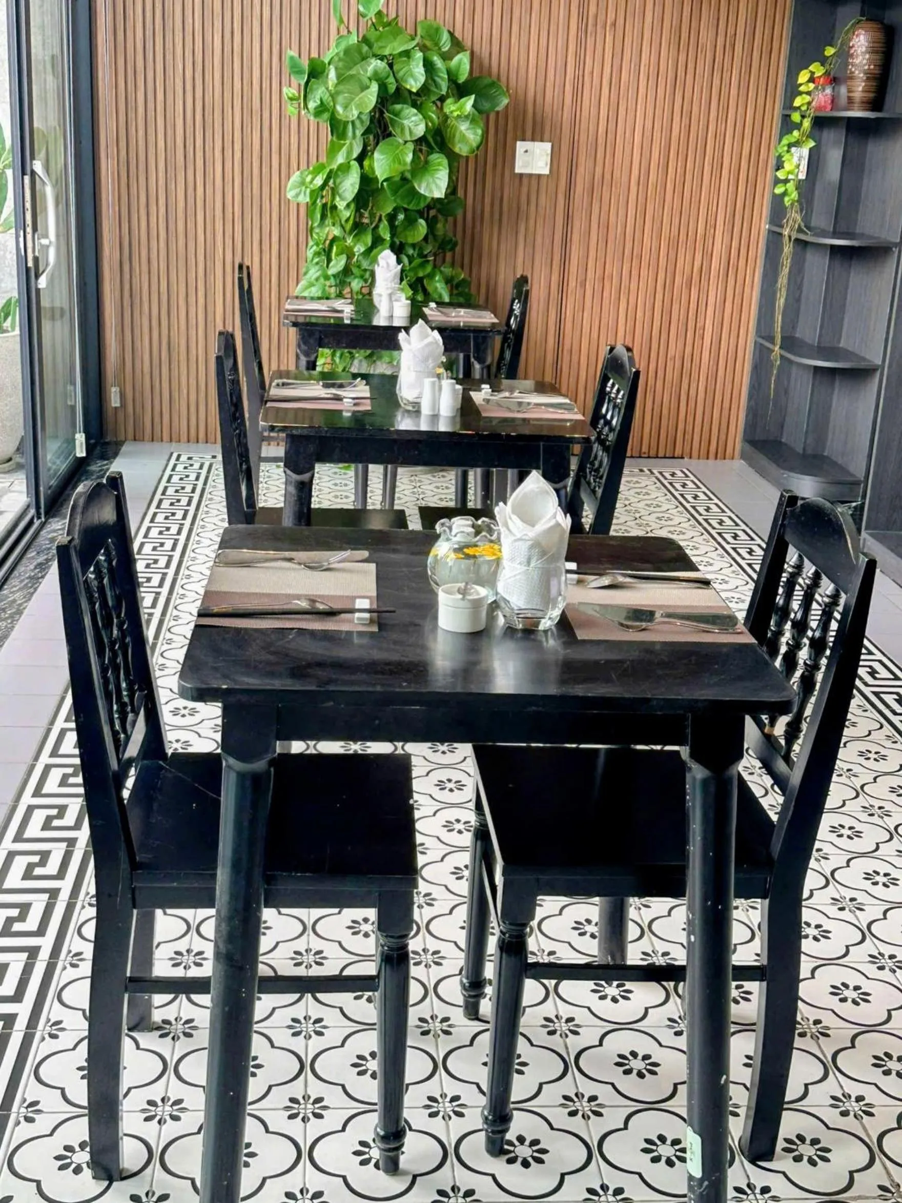 Restaurant/places to eat in Dương Villa