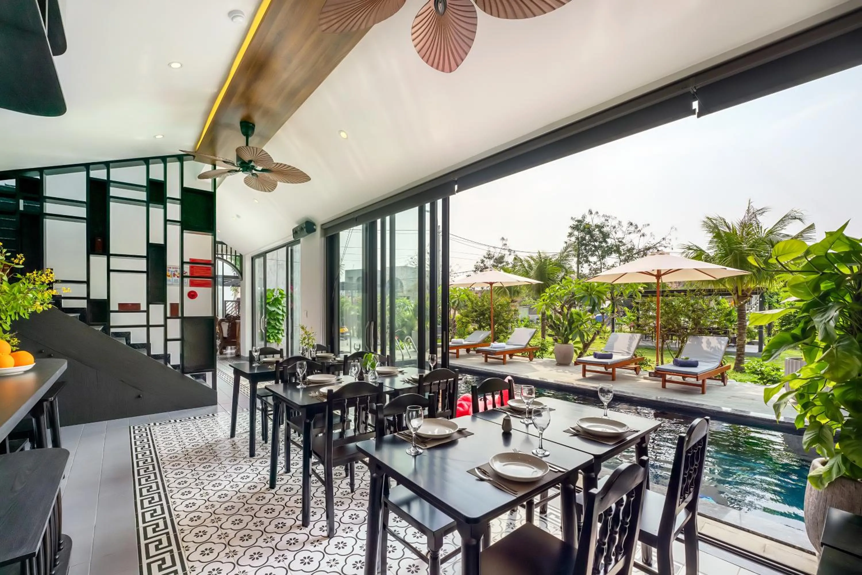 Restaurant/places to eat in Dương Villa