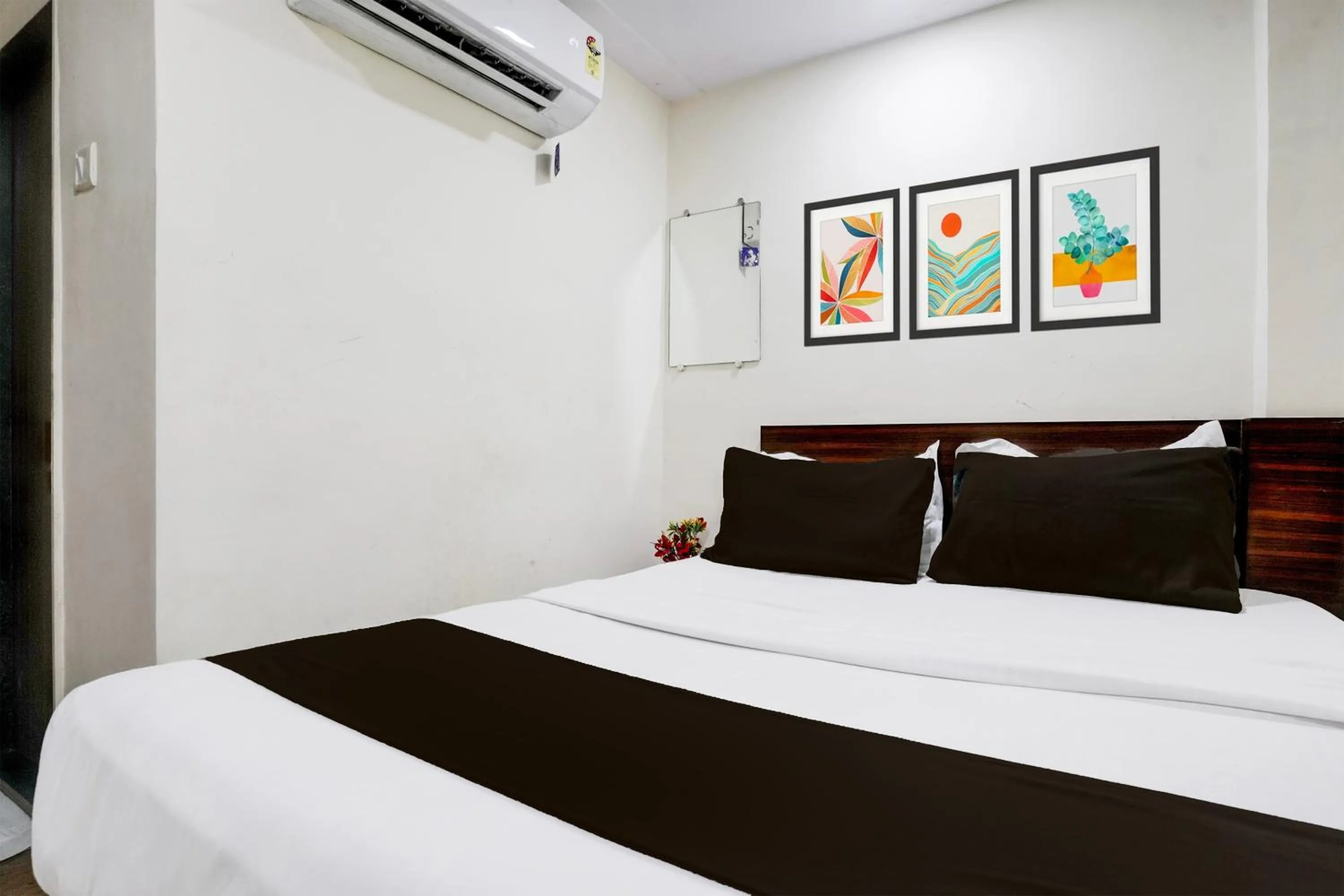 Bedroom, Bed in Hotel O Grand Villa