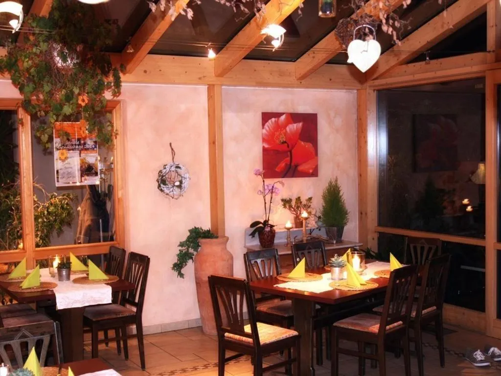 Dining area in Inn Landgasthof "Zur Gemütlichkeit"