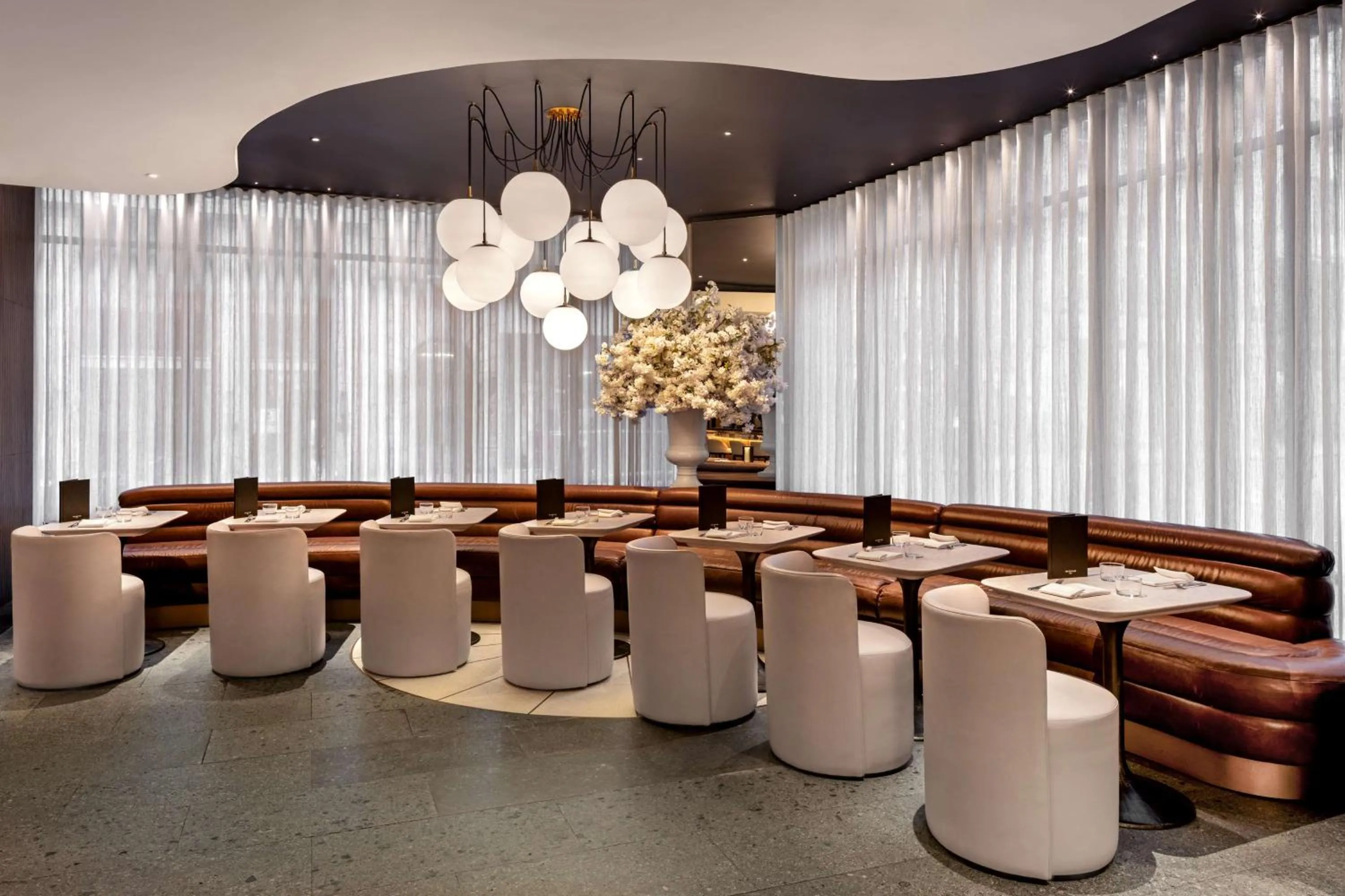 Lounge or bar in The May Fair, A Radisson Collection Hotel, Mayfair London