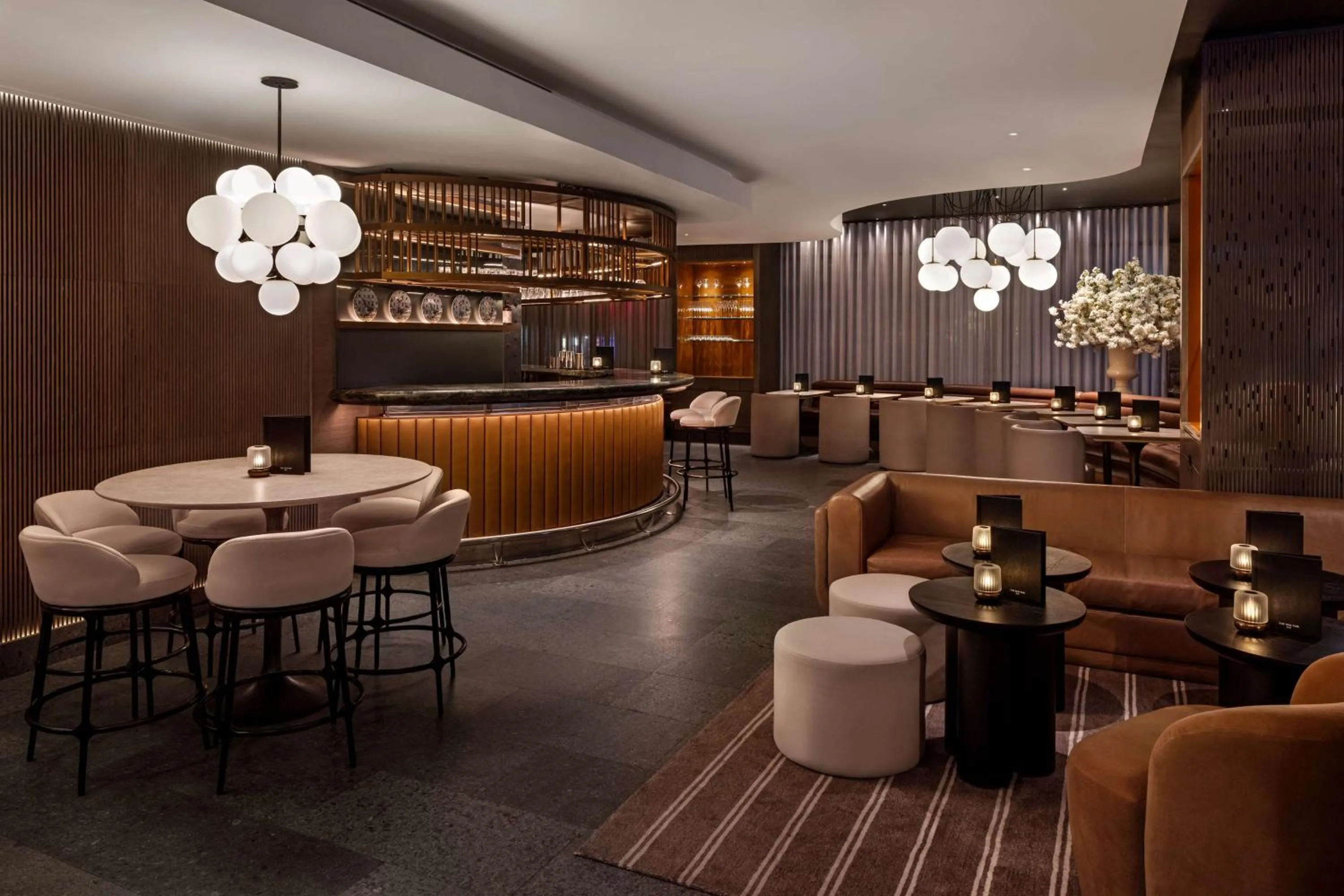 Lounge or bar in The May Fair, A Radisson Collection Hotel, Mayfair London