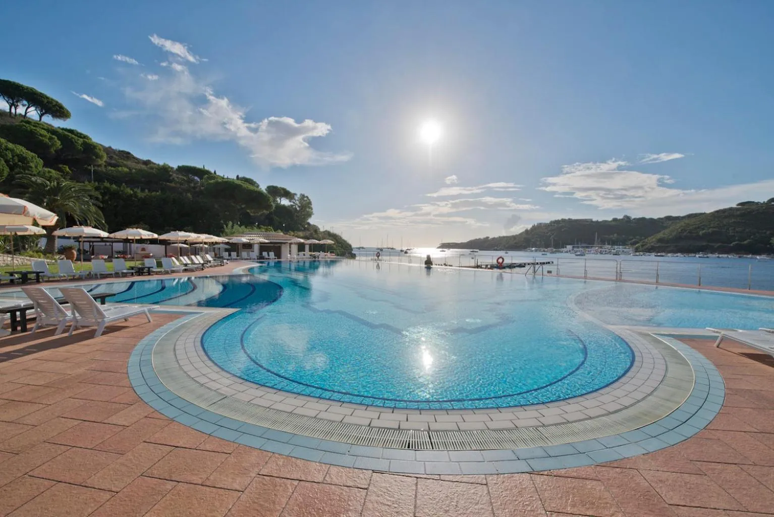 Swimming pool in Hotel Cala di Mola